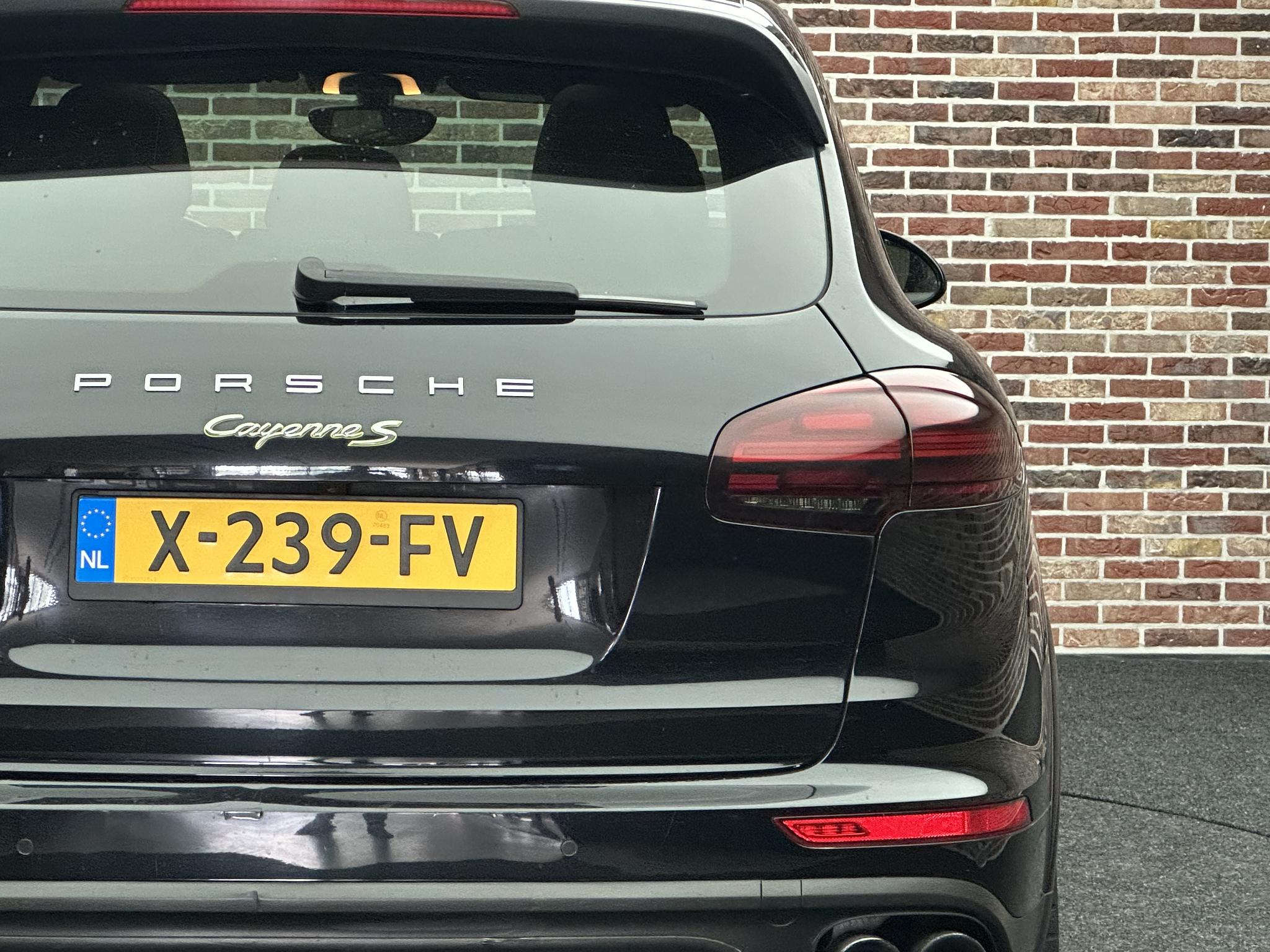 Foto van Porsche Cayenne S E-hybrid