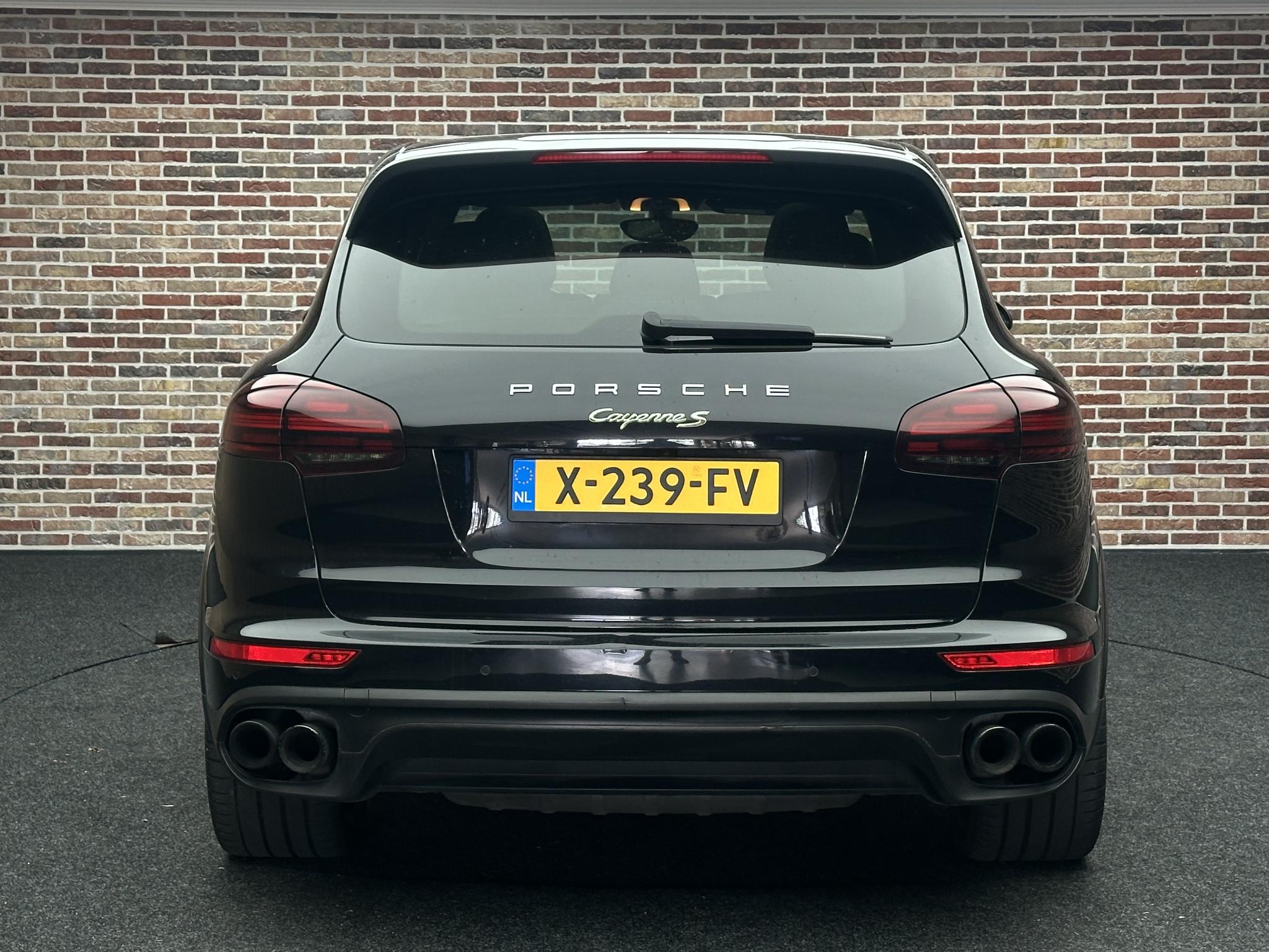 Foto van Porsche Cayenne S E-hybrid