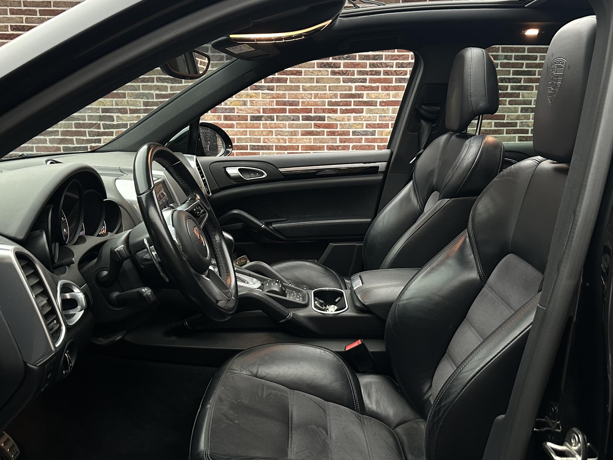 Foto van Porsche Cayenne S E-hybrid