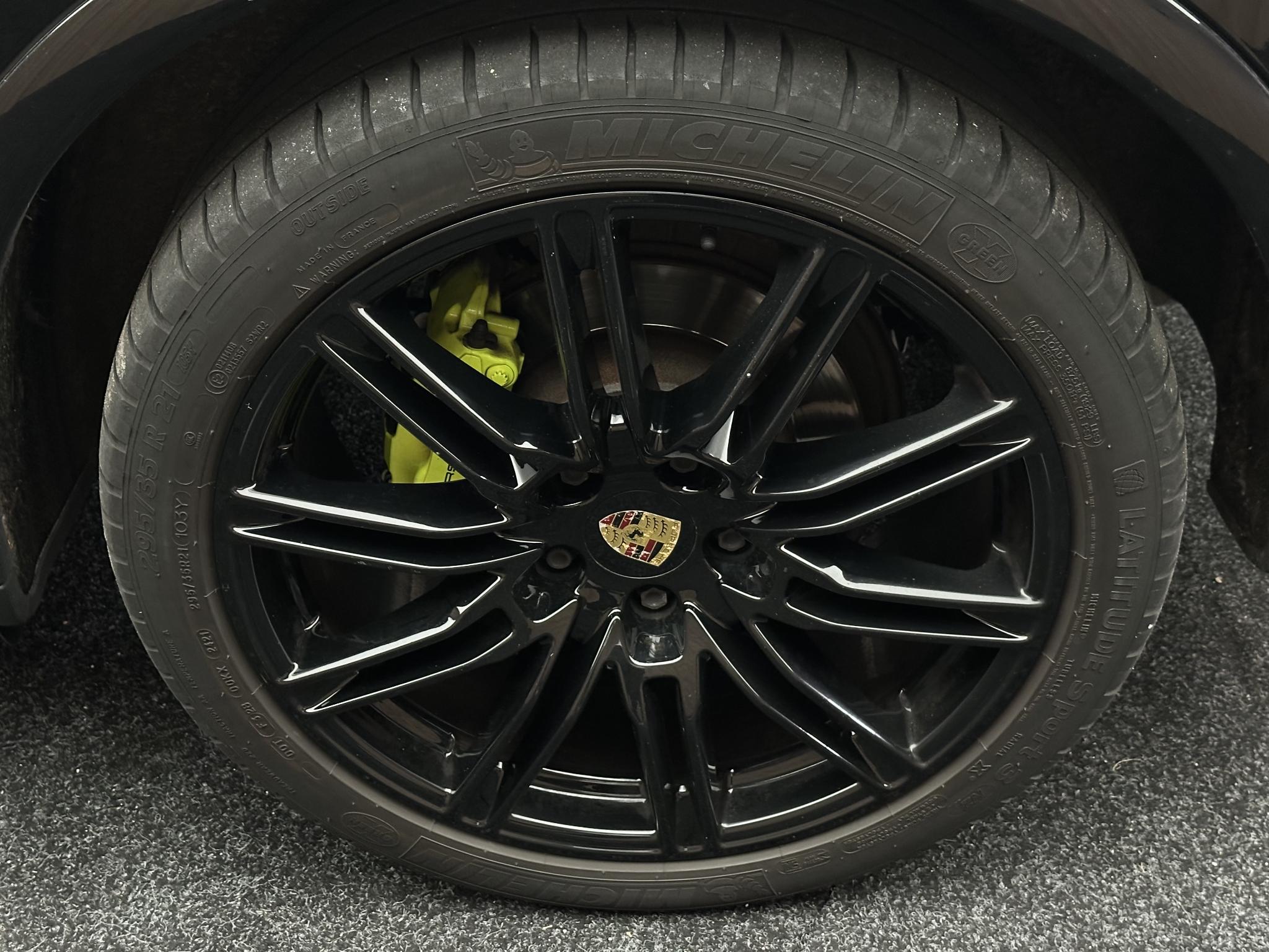 Foto van Porsche Cayenne S E-hybrid