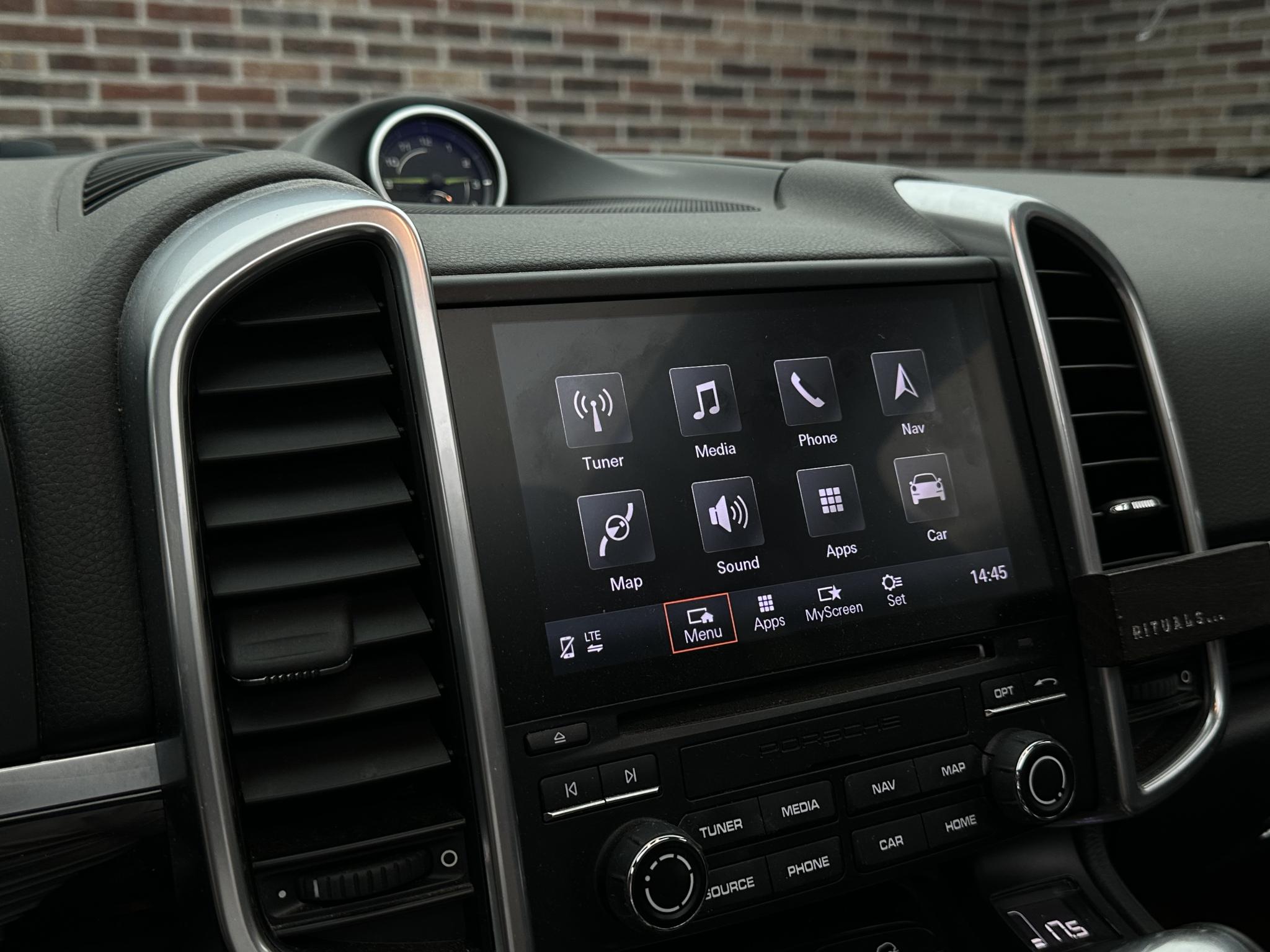 Foto van Porsche Cayenne S E-hybrid