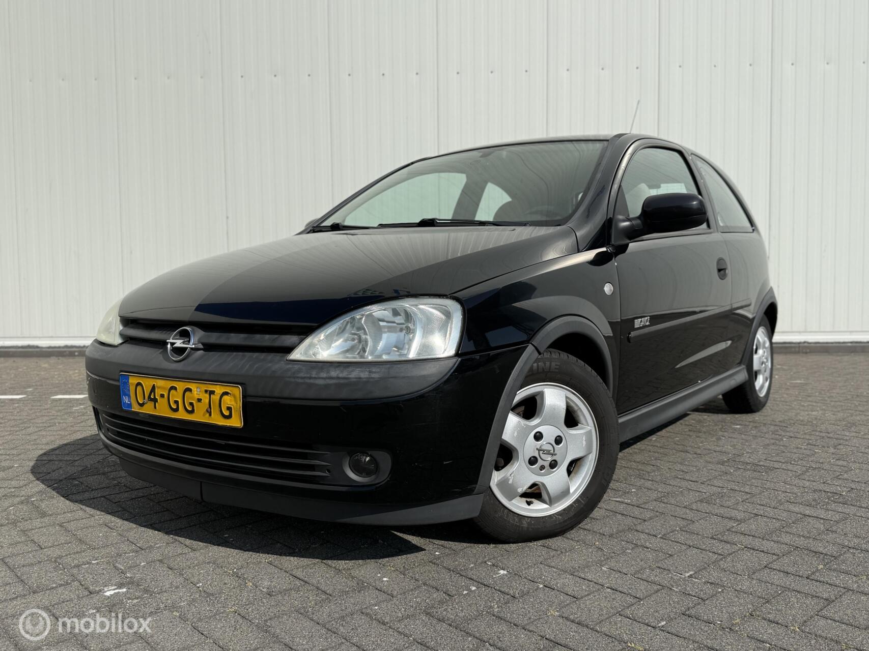 Opel Corsa-c 1.2-16V Elegance Airco LM velgen Elek. ramen APK 2000 - voorkant