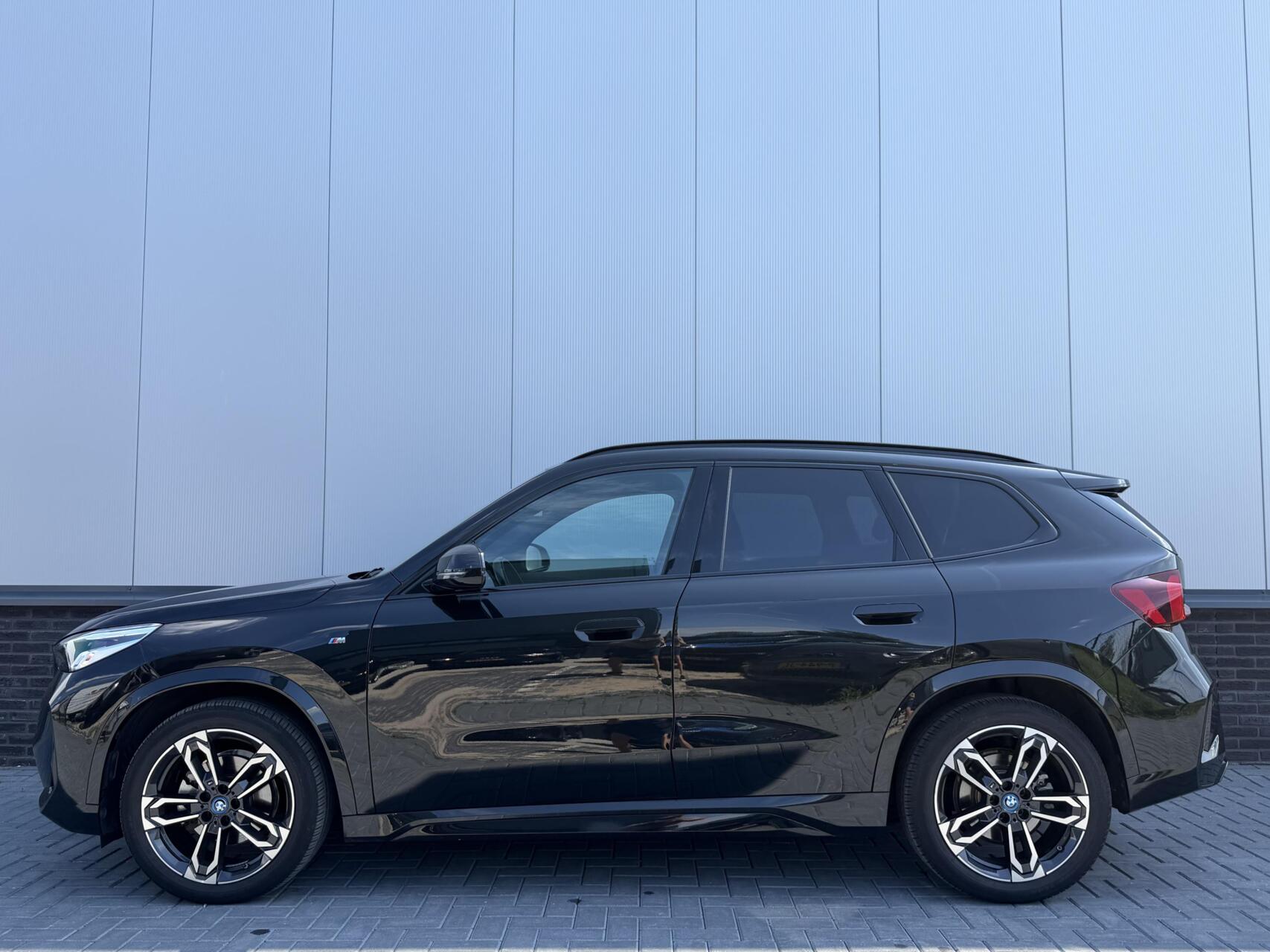 Foto van BMW Ix1 Edrive20