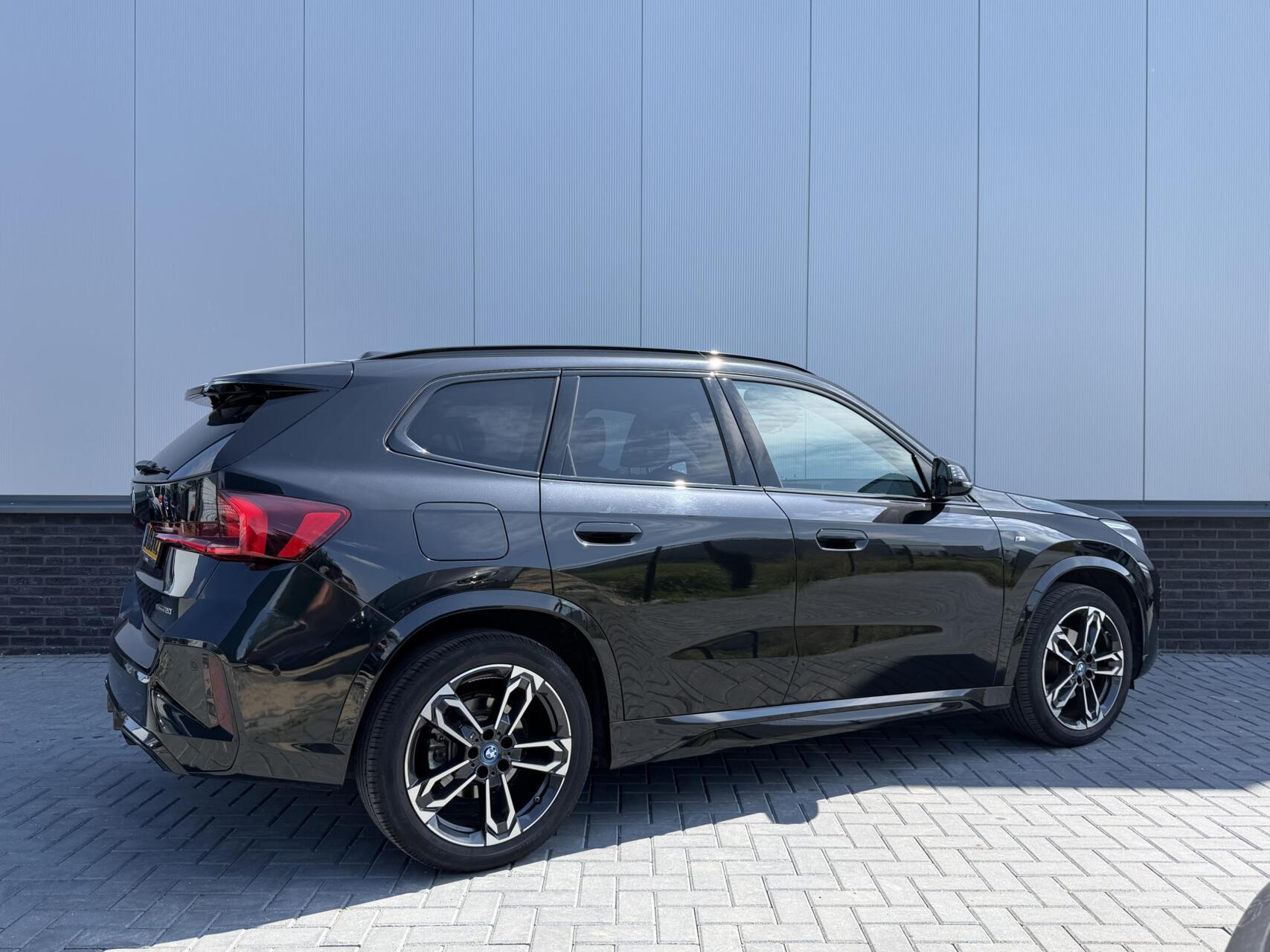 Foto van BMW Ix1 Edrive20