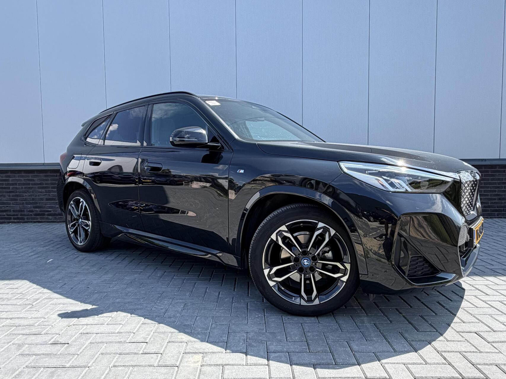 Foto van BMW Ix1 Edrive20