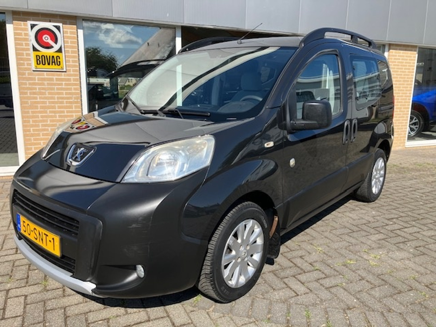 Peugeot Peugeot Bipper 1.4 Outdoor, trekhaak,airco 2011 - voorkant