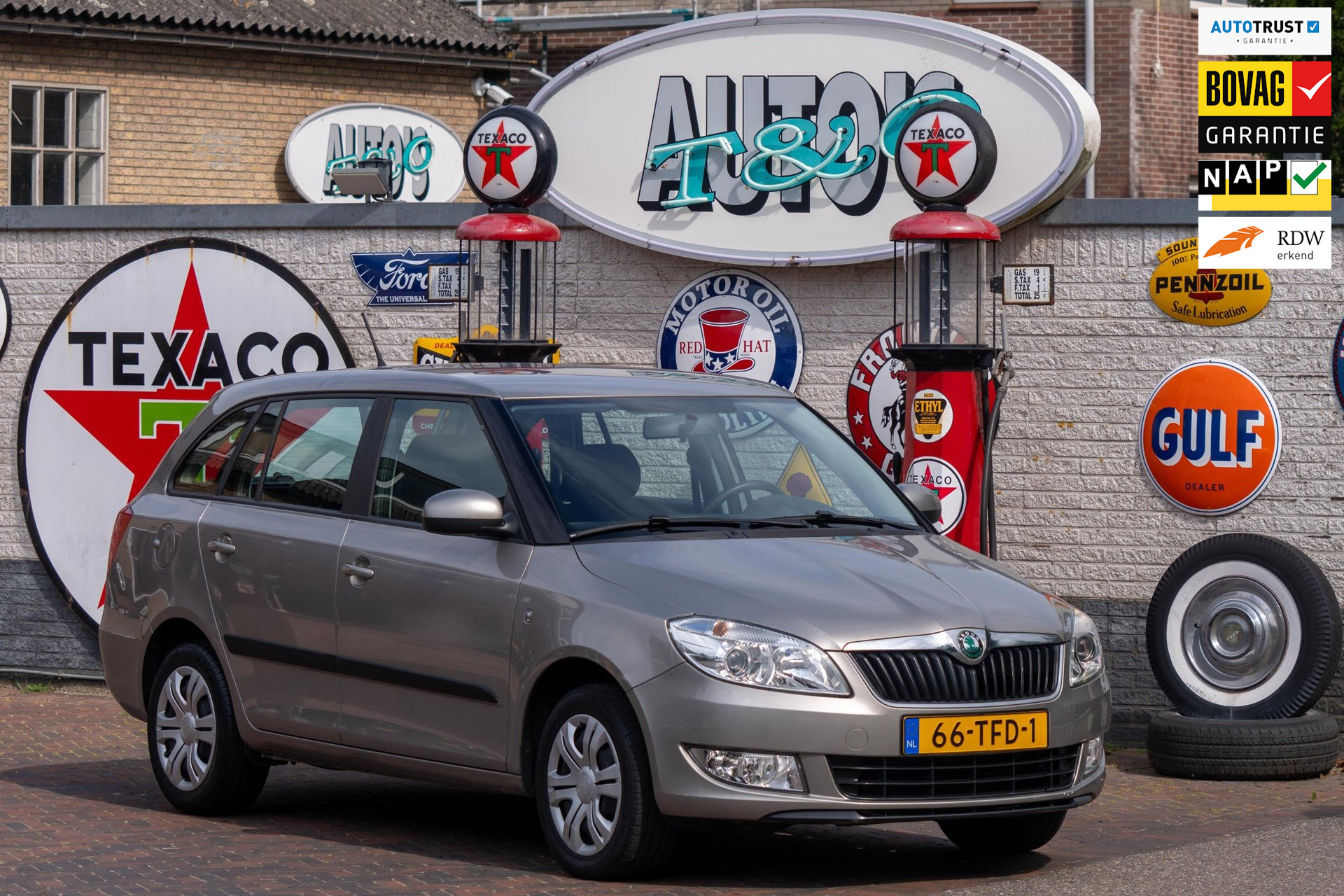 Skoda Fabia 1.2 TSI Ambition Automaat 2e Eig. 70.800 km +NAP NL-auto 2012 - voorkant