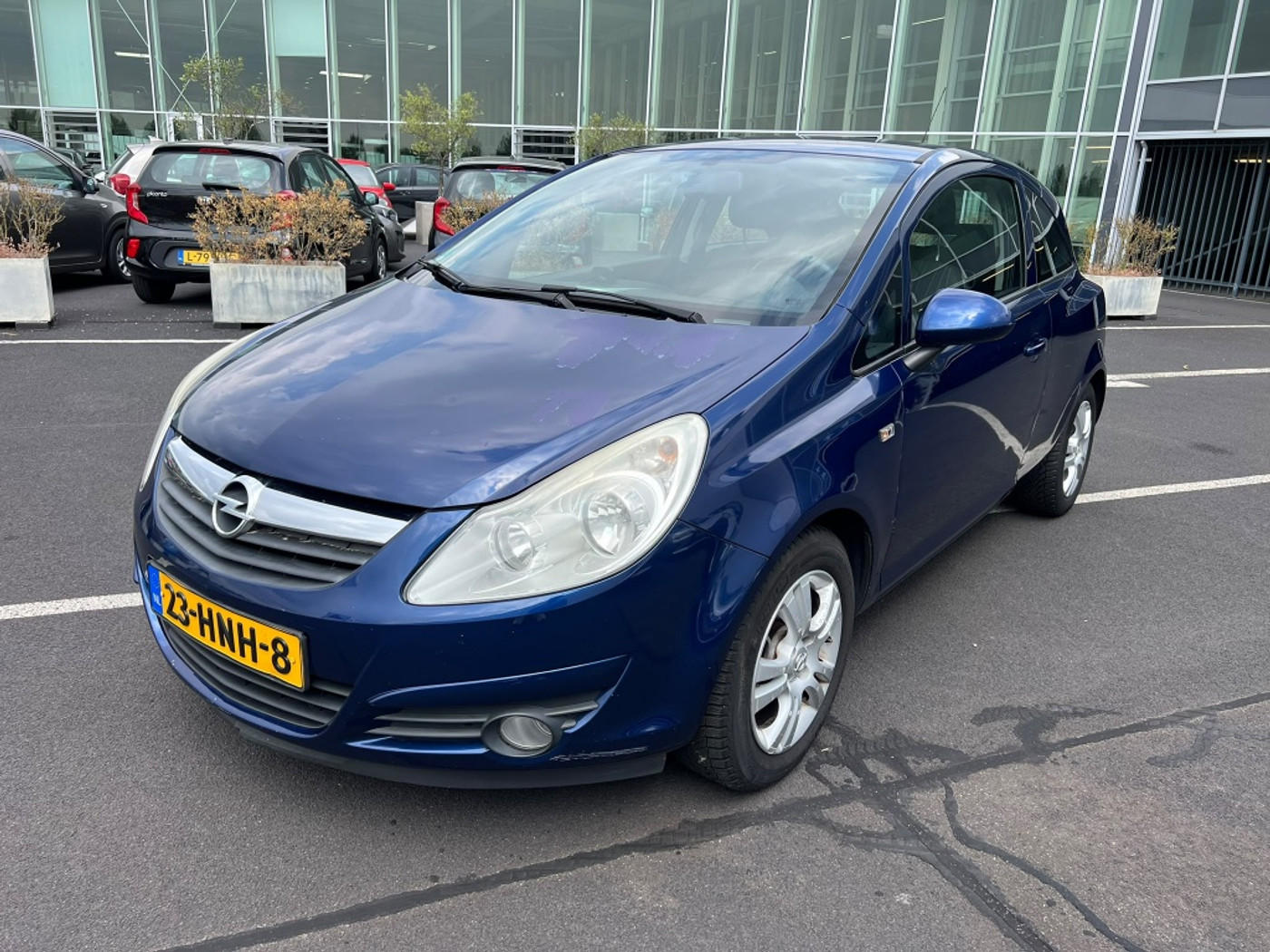 Opel Corsa 1.4-16V Business 2009 - voorkant