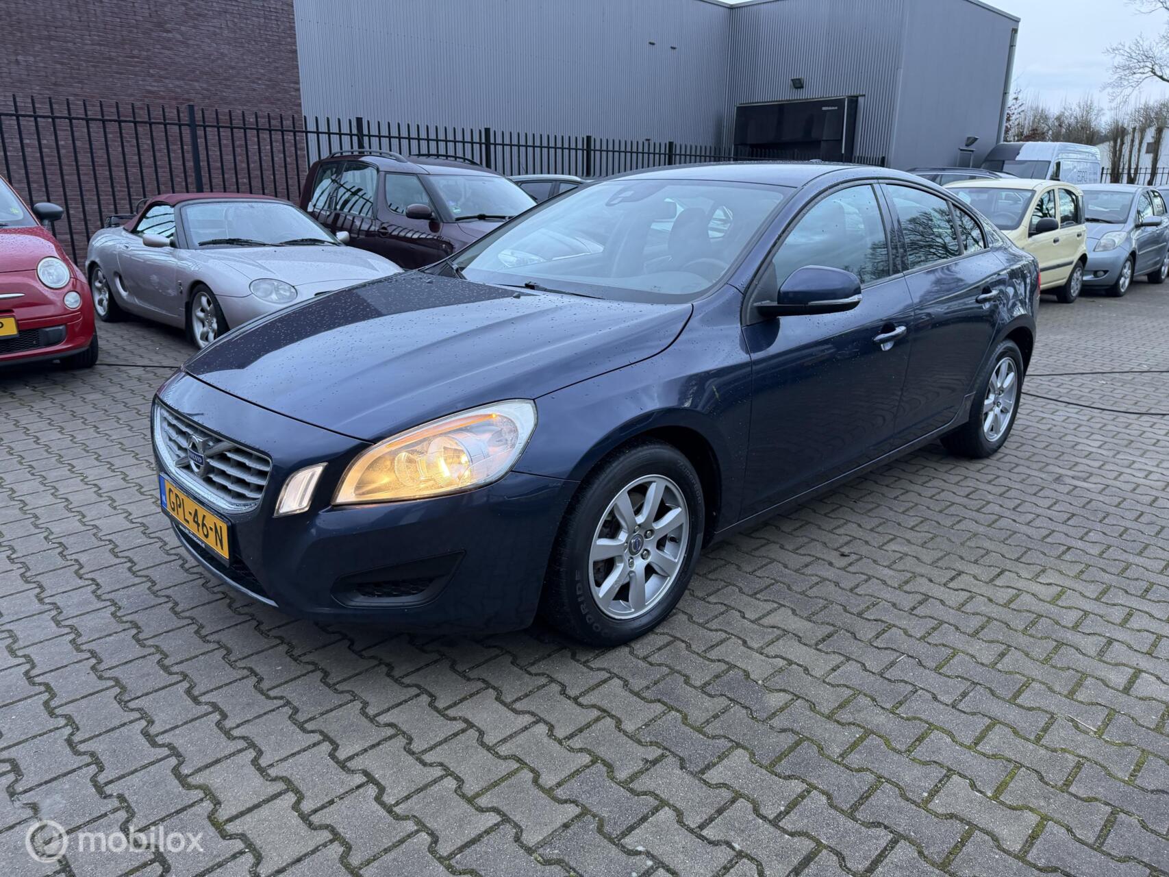 Volvo S60 1.6 T3 Momentum 2011 - voorkant