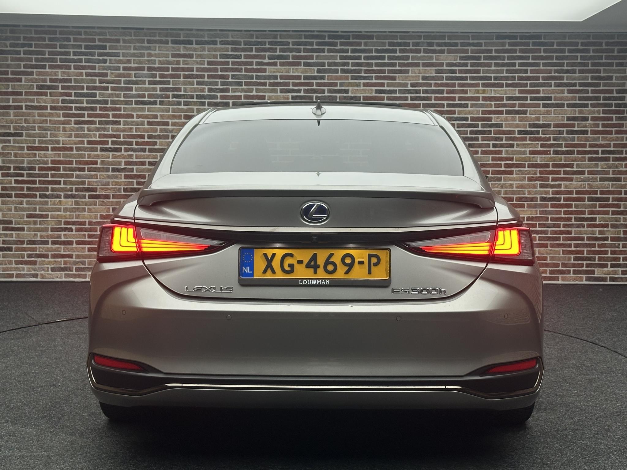 Foto van Lexus Lexus Es300h