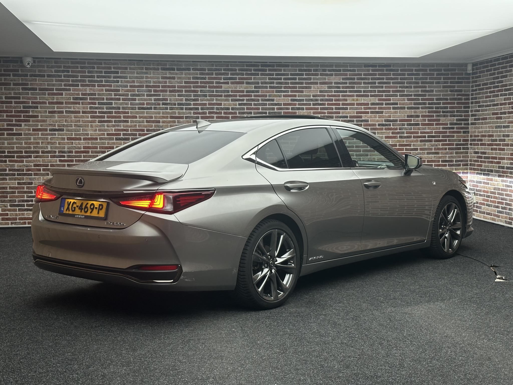 Foto van Lexus Lexus Es300h