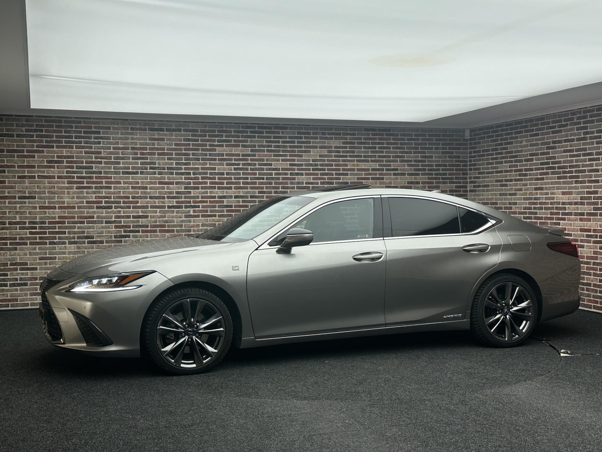 Foto van Lexus Lexus Es300h