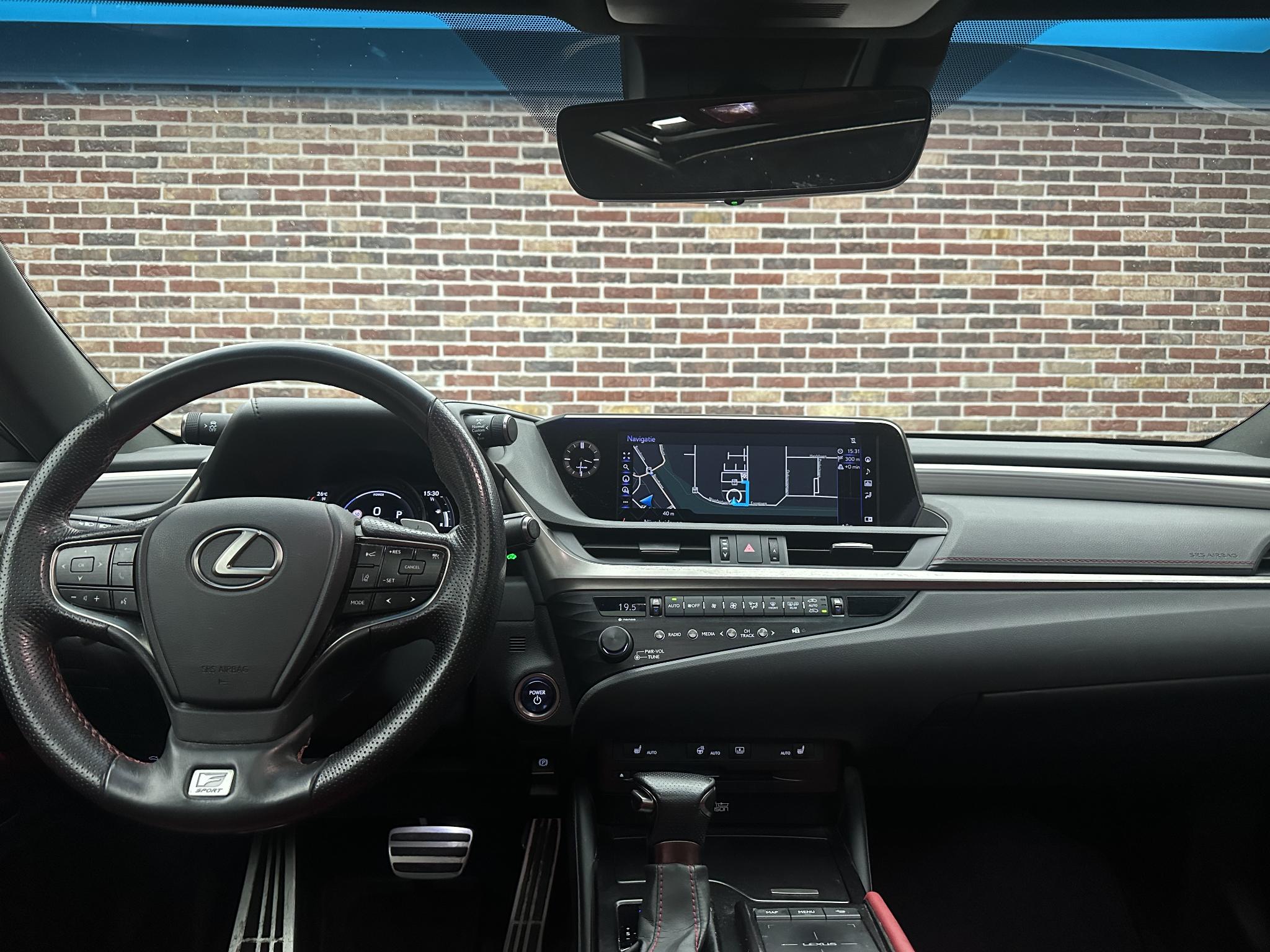 Foto van Lexus Lexus Es300h