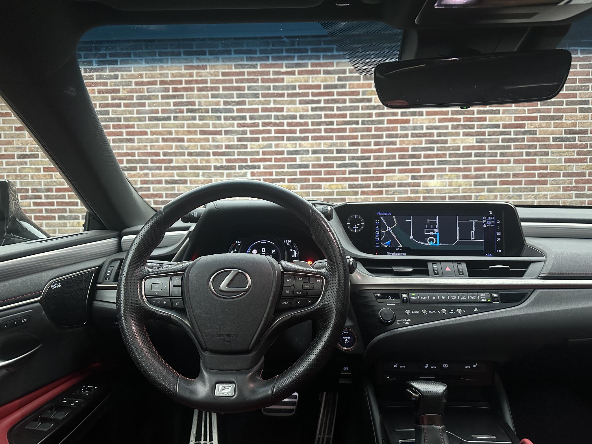 Foto van Lexus Lexus Es300h