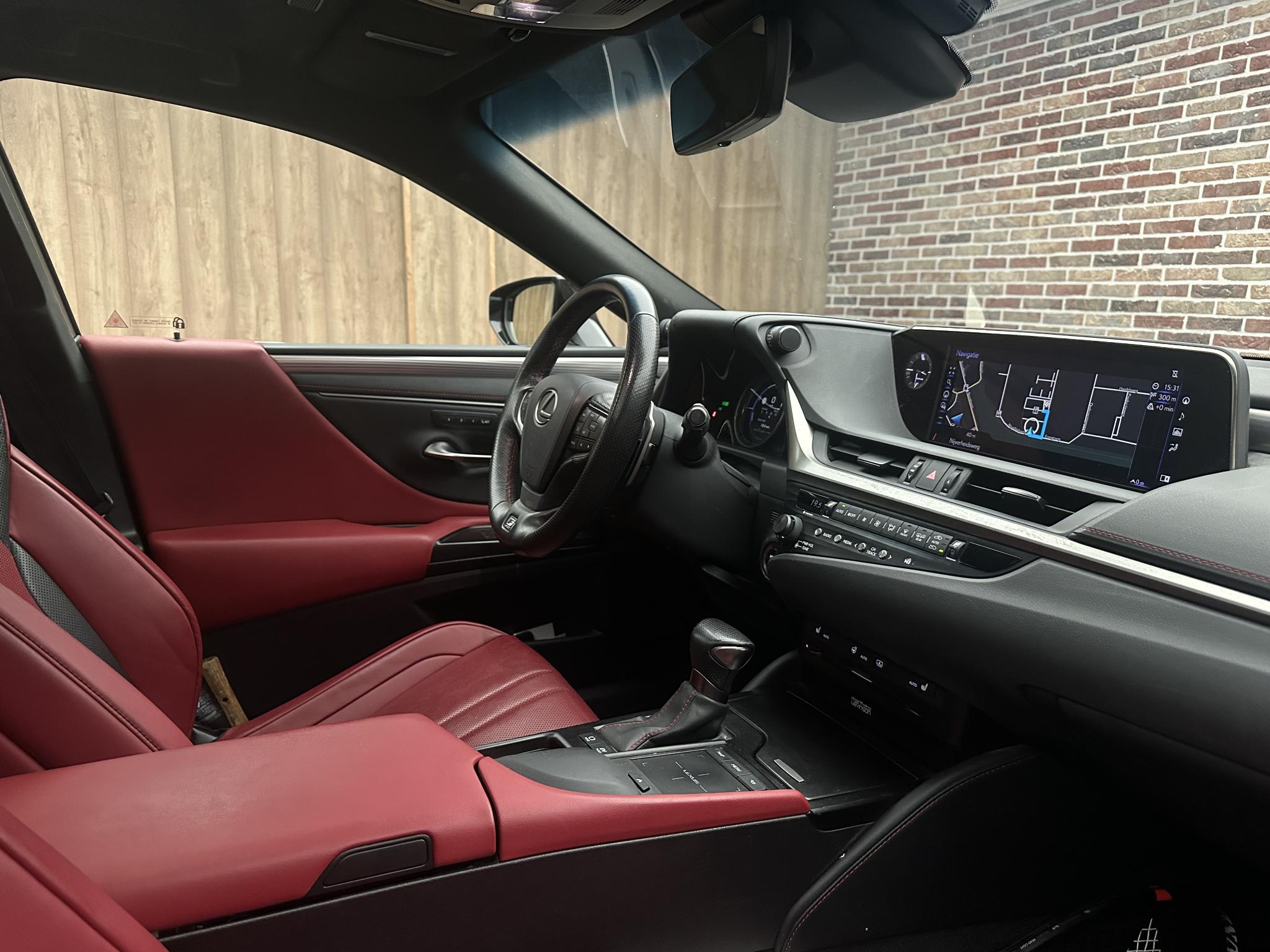 Foto van Lexus Lexus Es300h