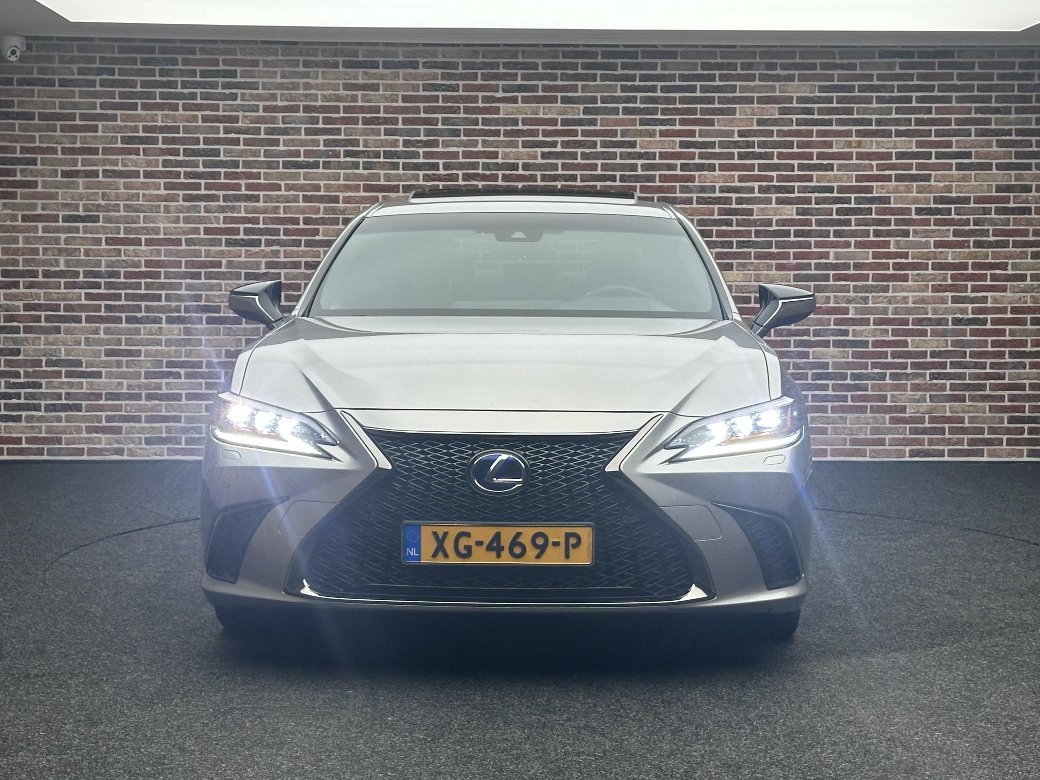 Foto van Lexus Lexus Es300h