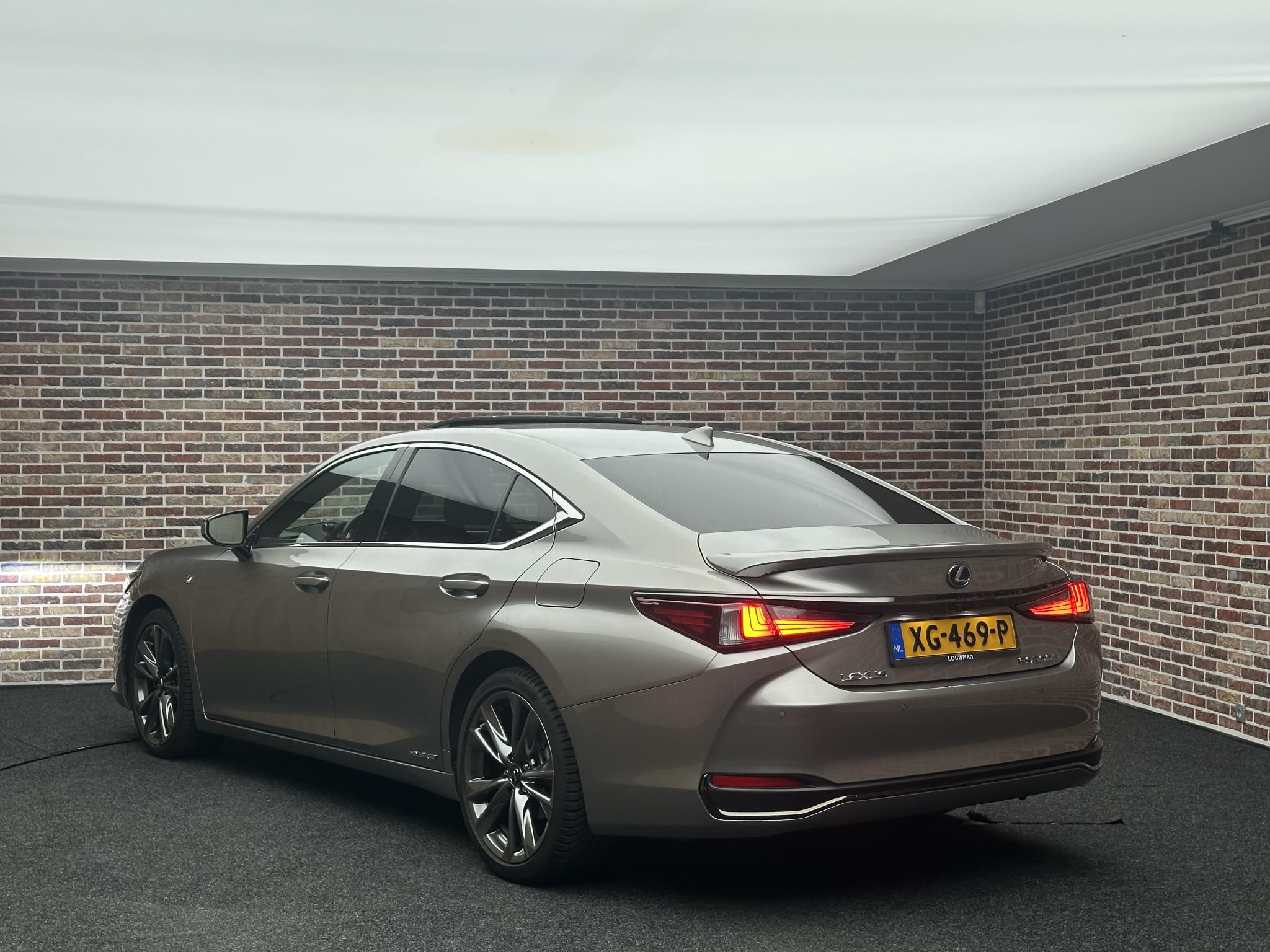 Foto van Lexus Lexus Es300h