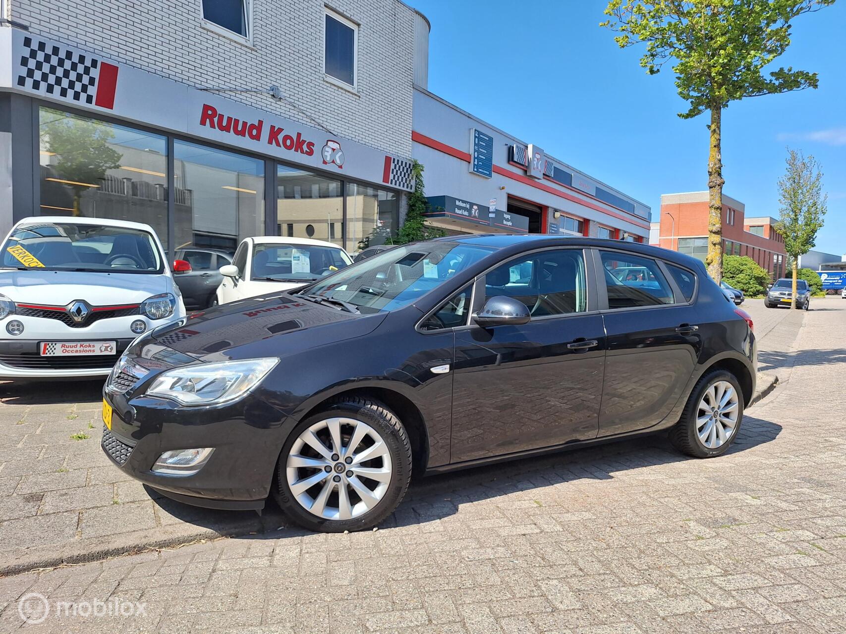Opel Astra 1.4 Turbo Anniversary Edition 2012 - voorkant
