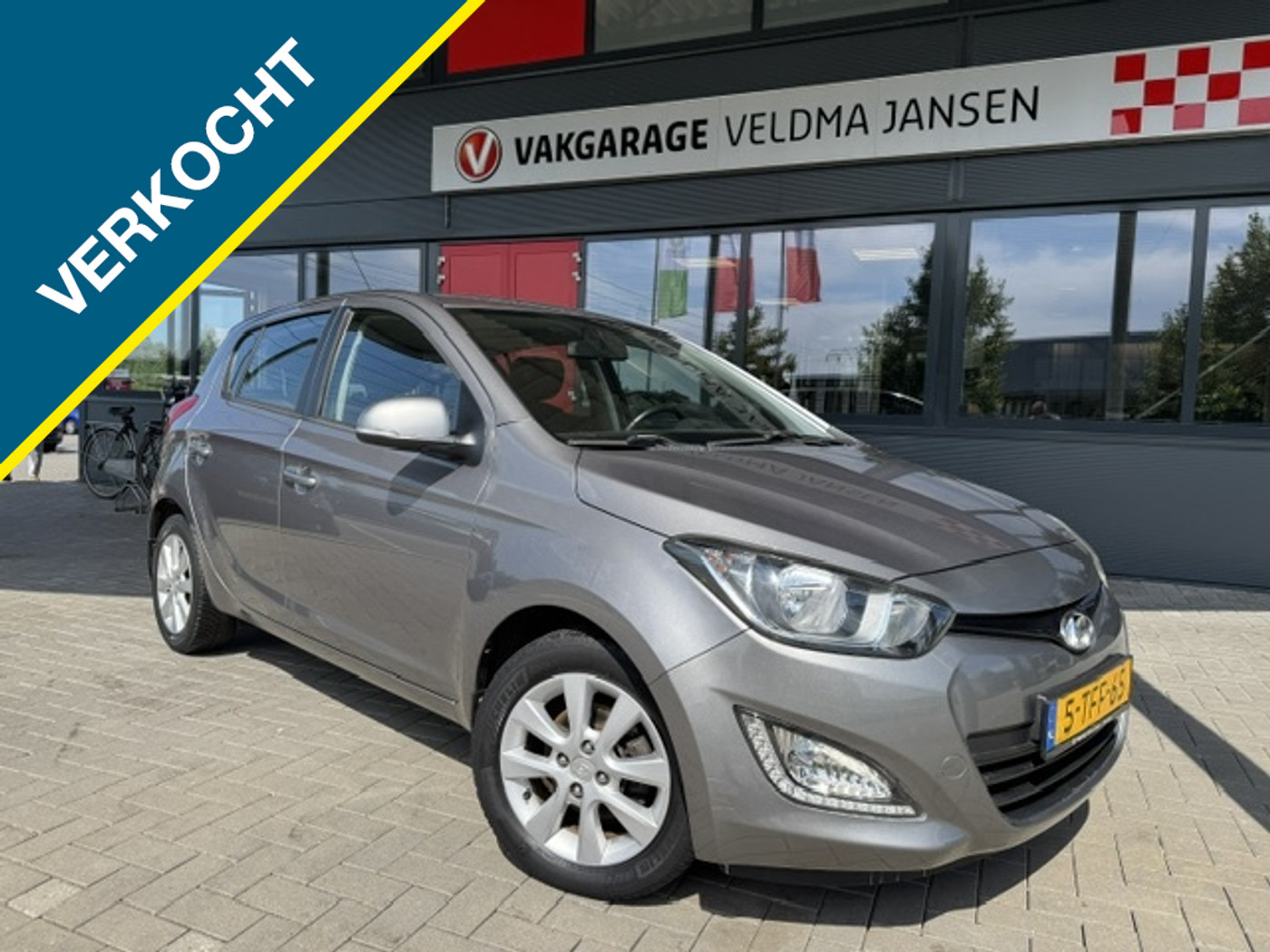 Hyundai I20 1.2i i-DEAL 5-DRS + AIRCO 2014 - voorkant