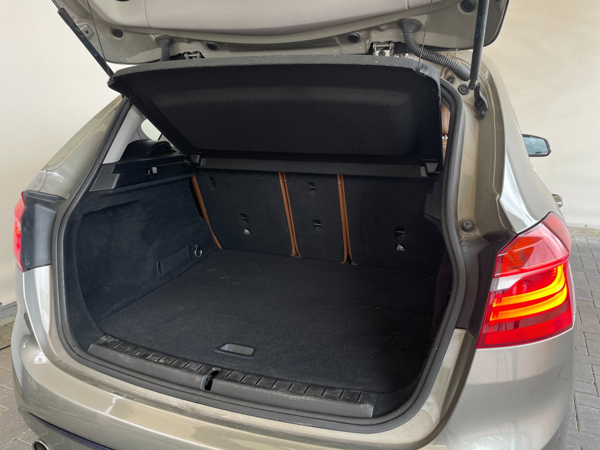Foto van BMW 214d Active Tourer