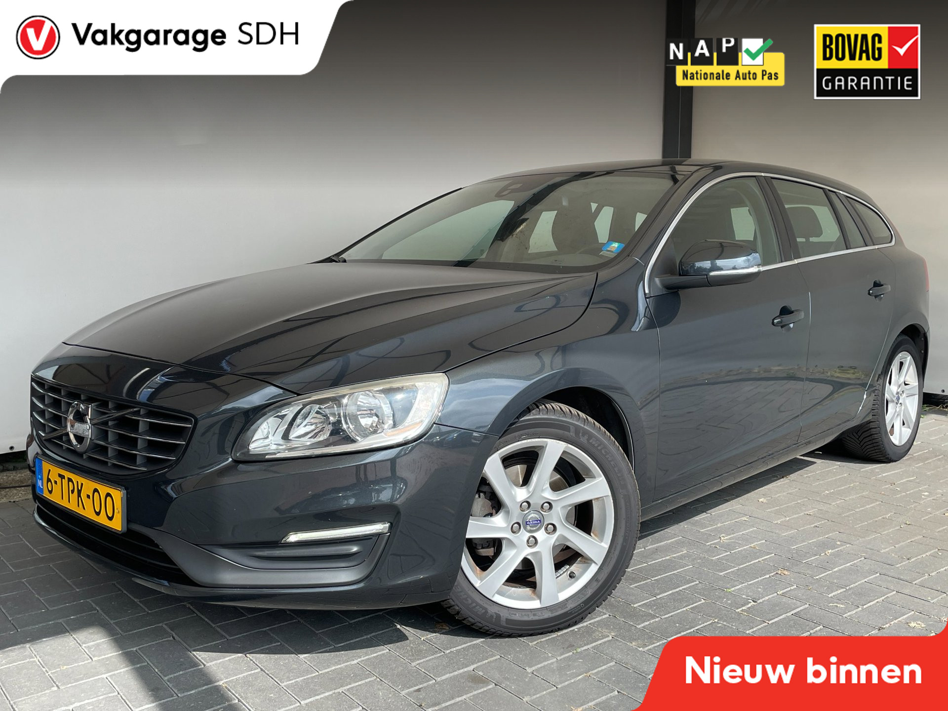 Volvo V60 1.6 T3 Momentum|Trekhaak|Nieuwe koppeling|Riem vervangen|4-Seizoenen banden|Cruise Control 2014 - voorkant