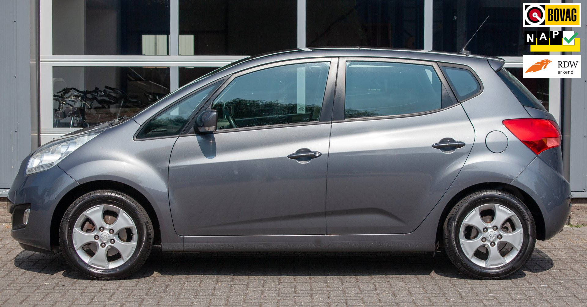 Kia Venga 1.4 CVVT X-ecutive 2011 - voorkant