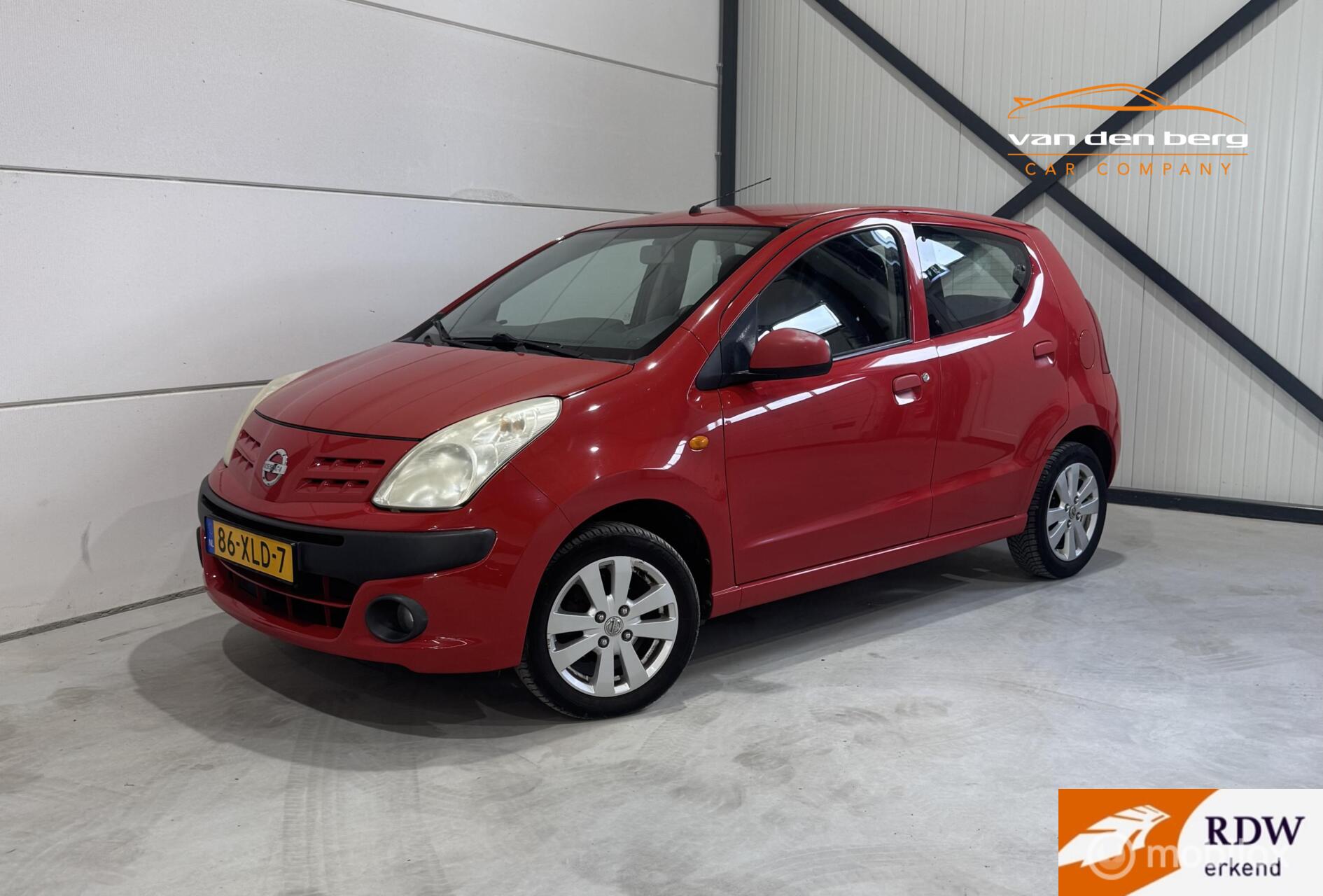 Nissan Nissan Pixo 1.0 Look Airco LM Velgen All Season banden 2012 - voorkant