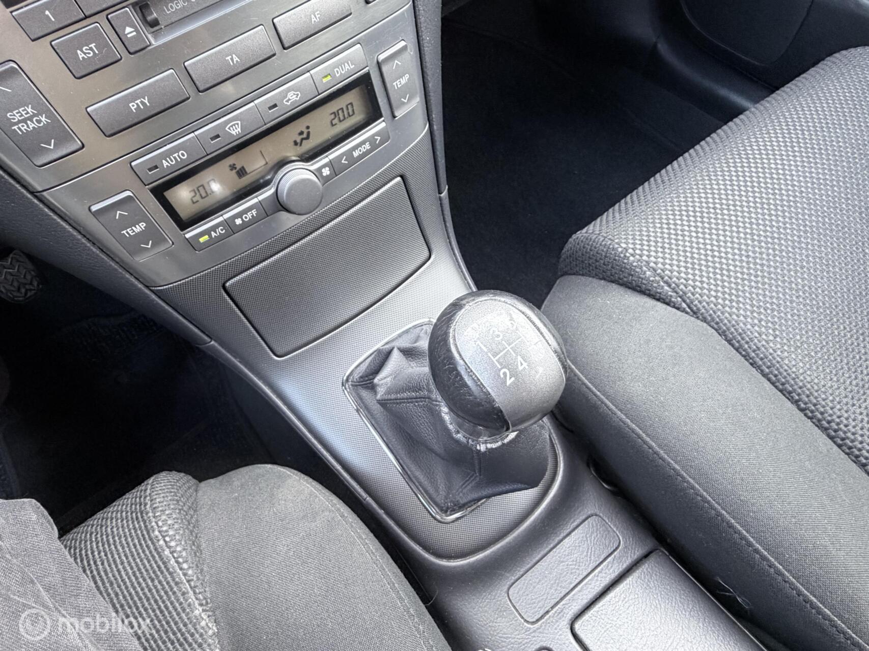 Foto van Toyota Toyota Avensis