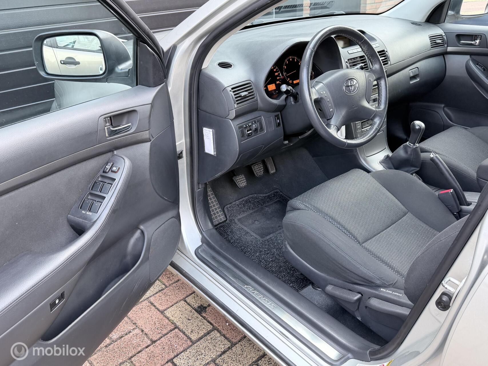 Foto van Toyota Toyota Avensis
