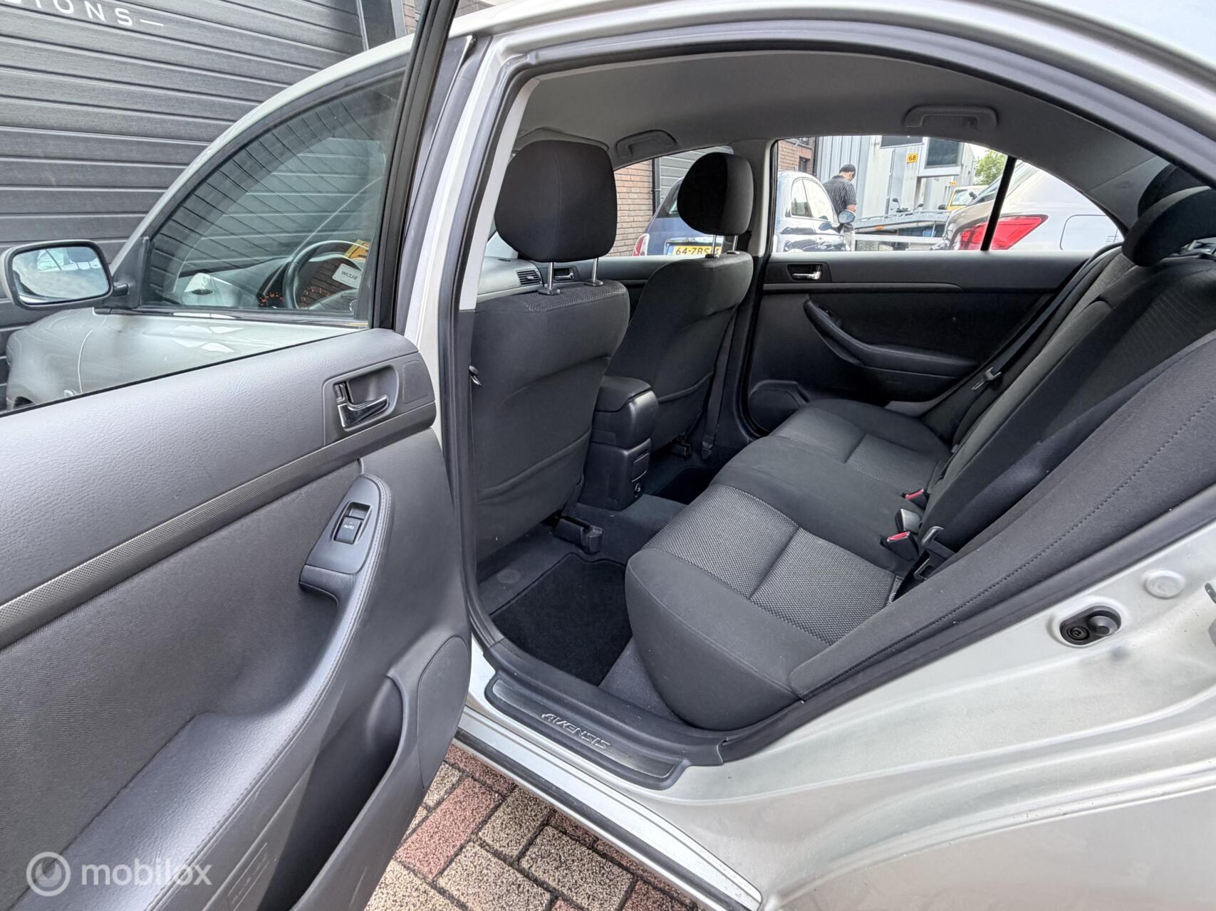 Foto van Toyota Toyota Avensis