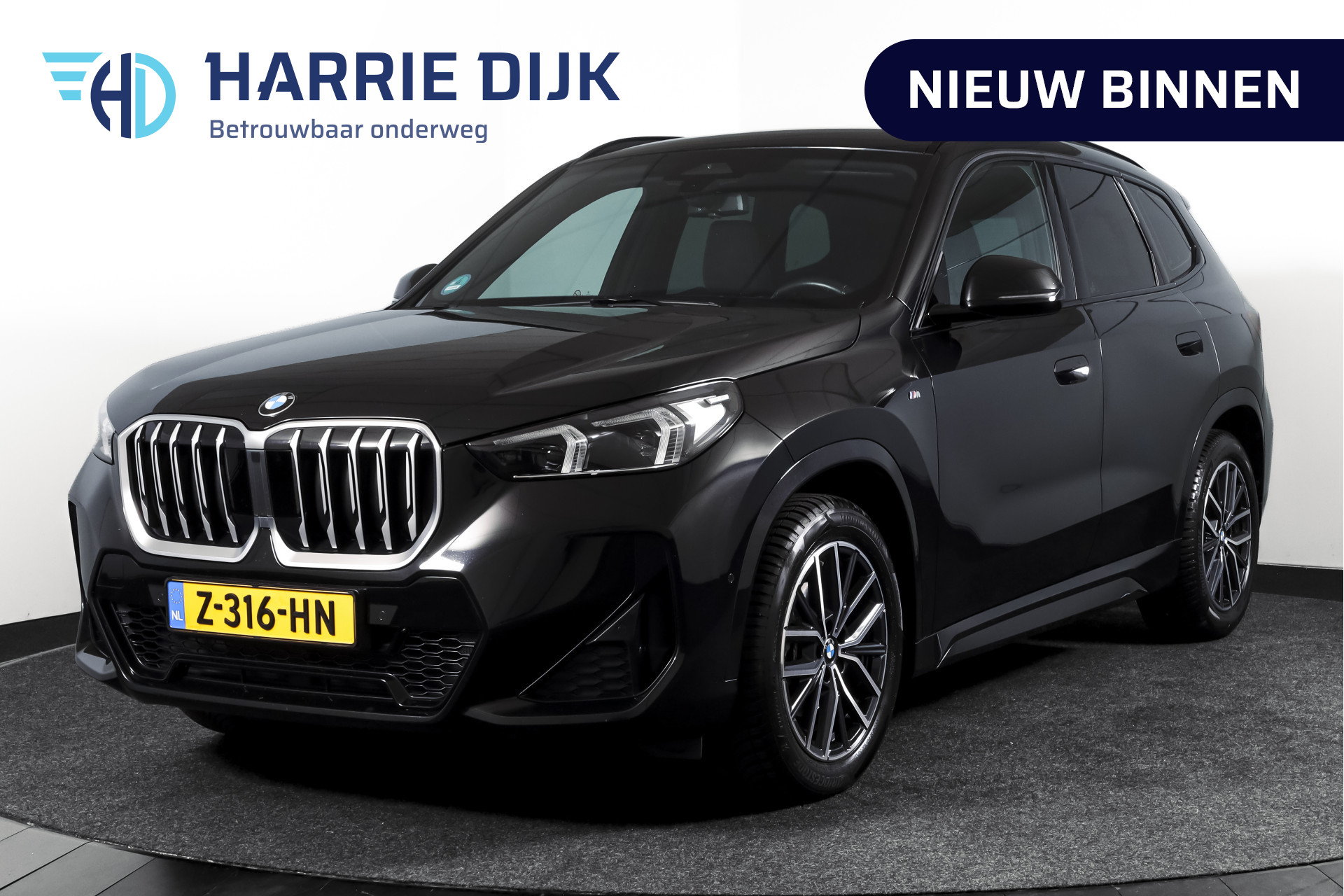 BMW X1 Sdrive18i sDrive18i 136 PK 2023 - voorkant