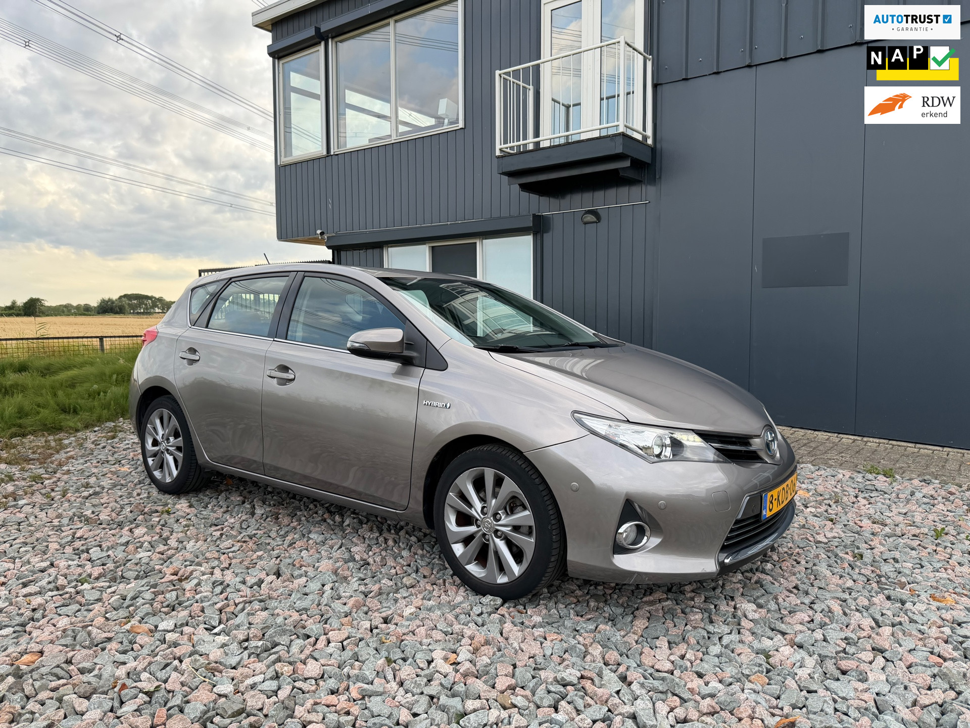 Toyota Toyota Auris 1.8 Hybrid Executive 2013 - voorkant