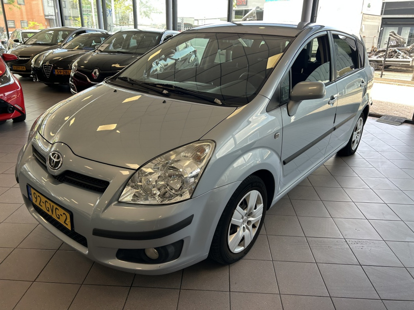 Toyota Toyota Corolla Verso 1.6 VVT-i Sol 166 DKM BJ 2008 !!! 2008 - voorkant