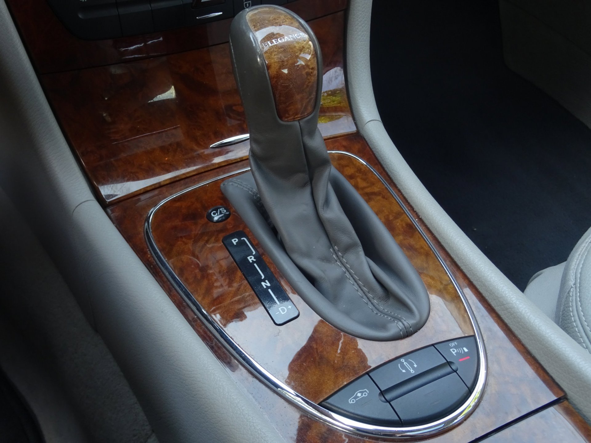 Foto van Mercedes-Benz E 320