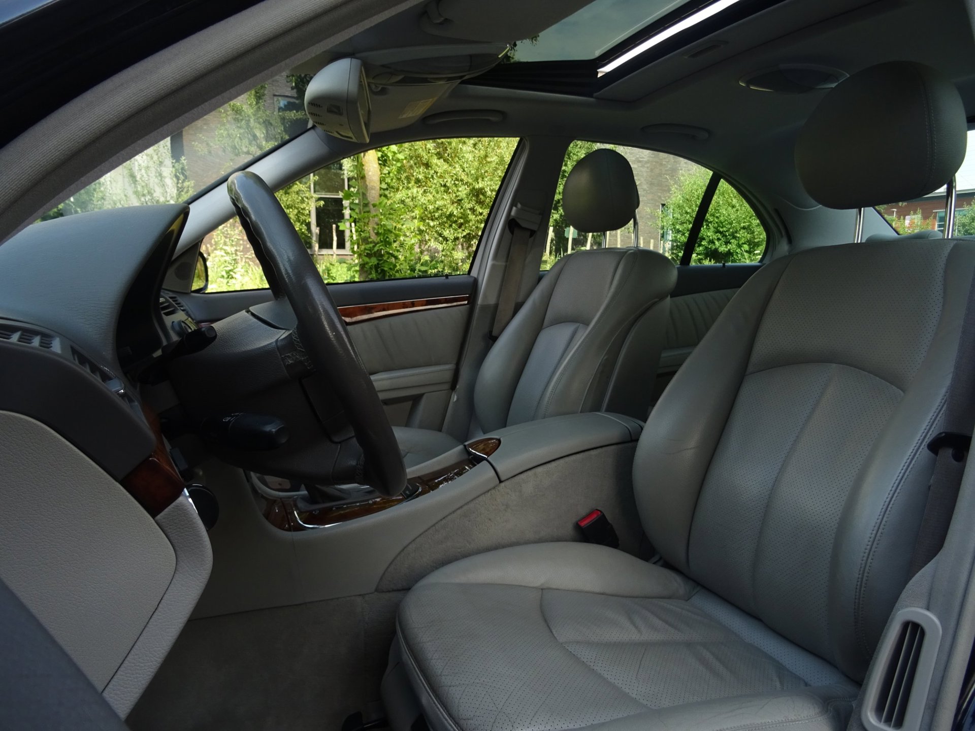 Foto van Mercedes-Benz E 320