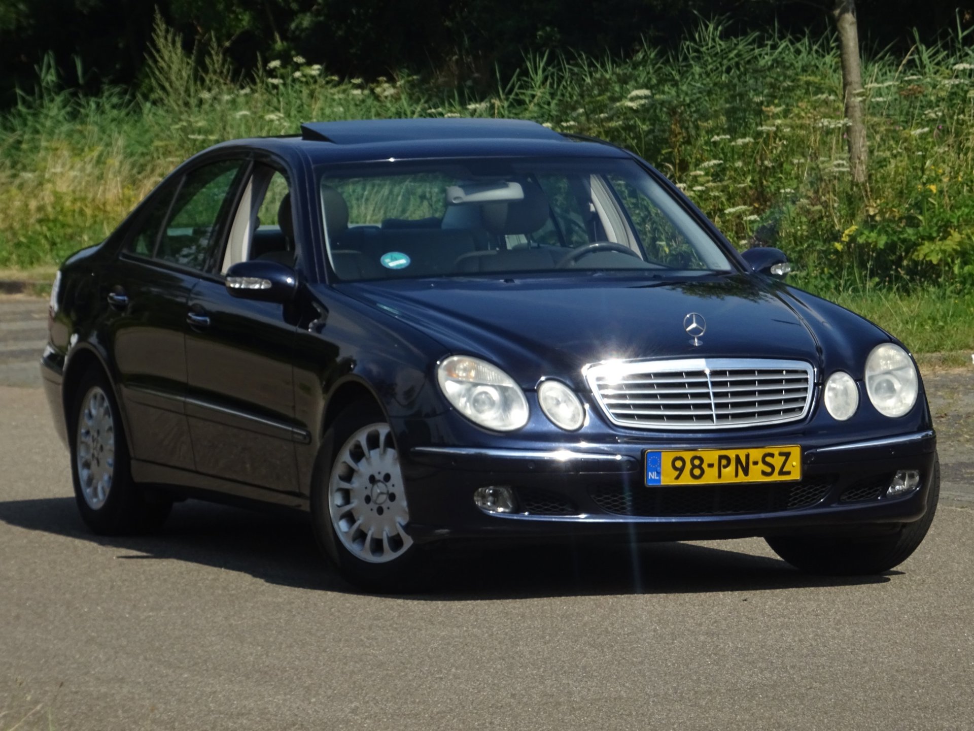 Foto van Mercedes-Benz E 320