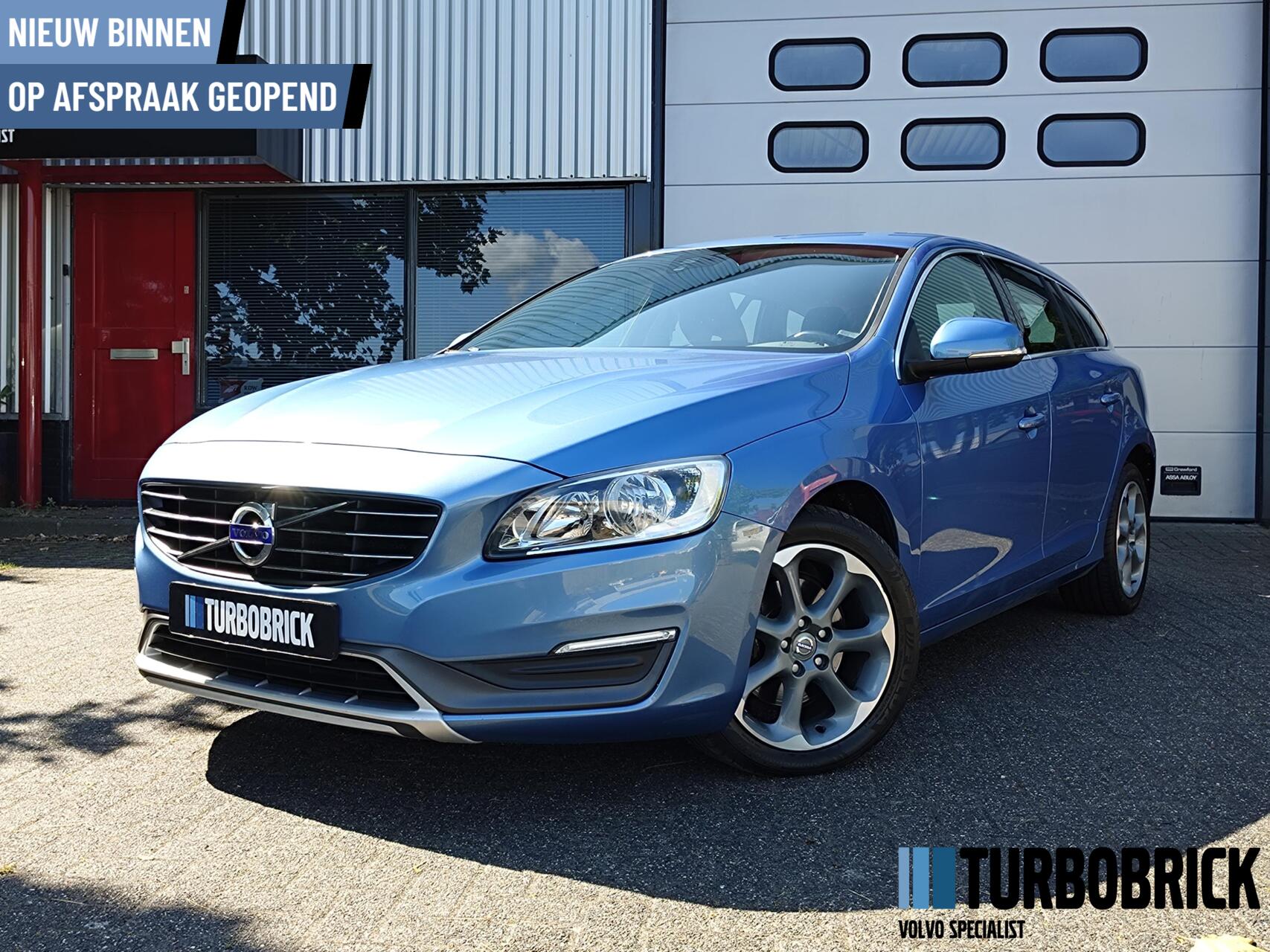 Volvo V60 1.6 T3 Automaat|Clima|Cruise|Trekhaak|MY2014|Dealeronderhouden 2013 - voorkant