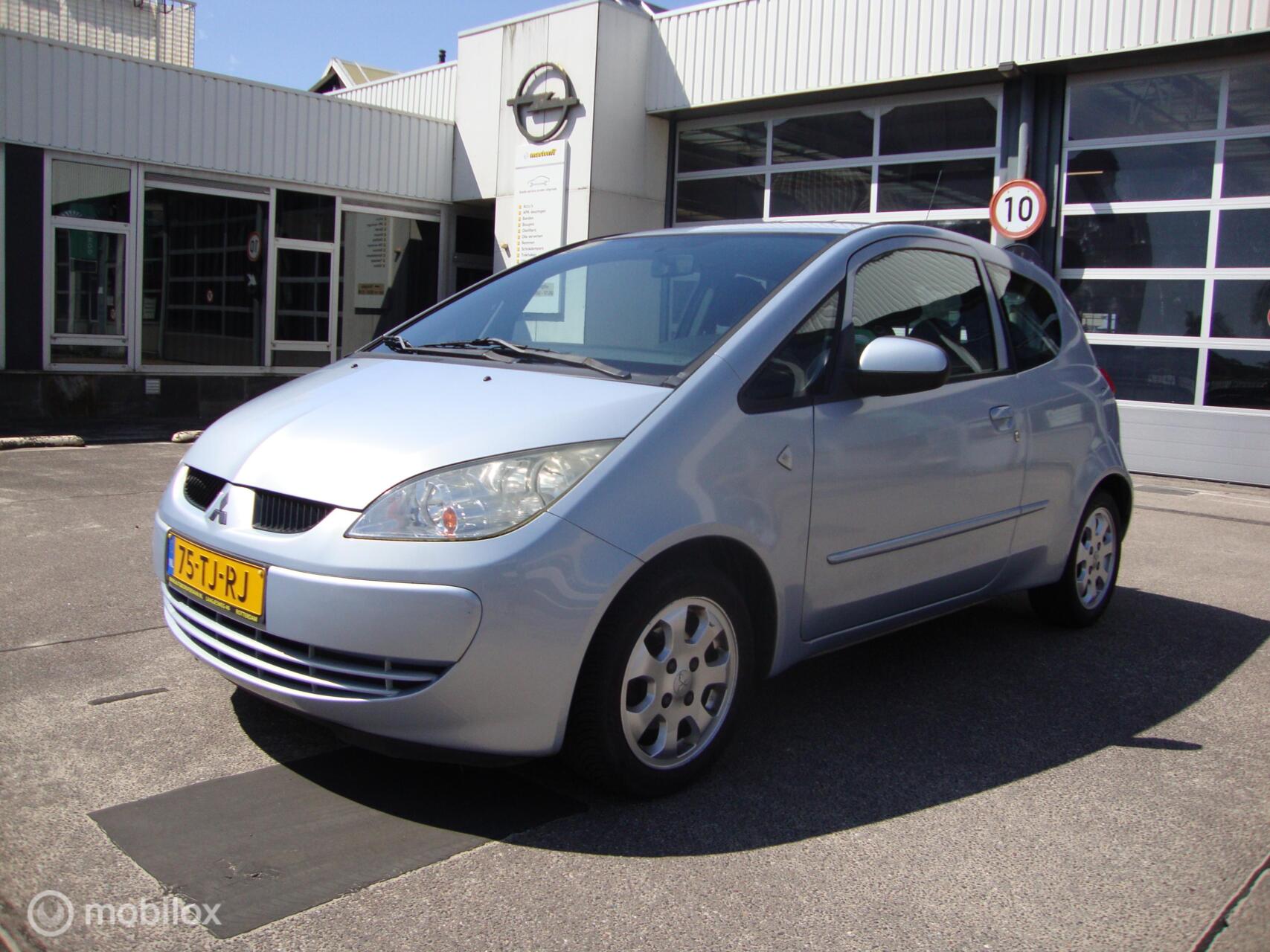 Mitsubishi Mitsubishi Colt 1.3 Invite  120.230km met N.A.P en Onderhoudshistorie en A.P.K tot 13-07-2027 2006 - voorkant