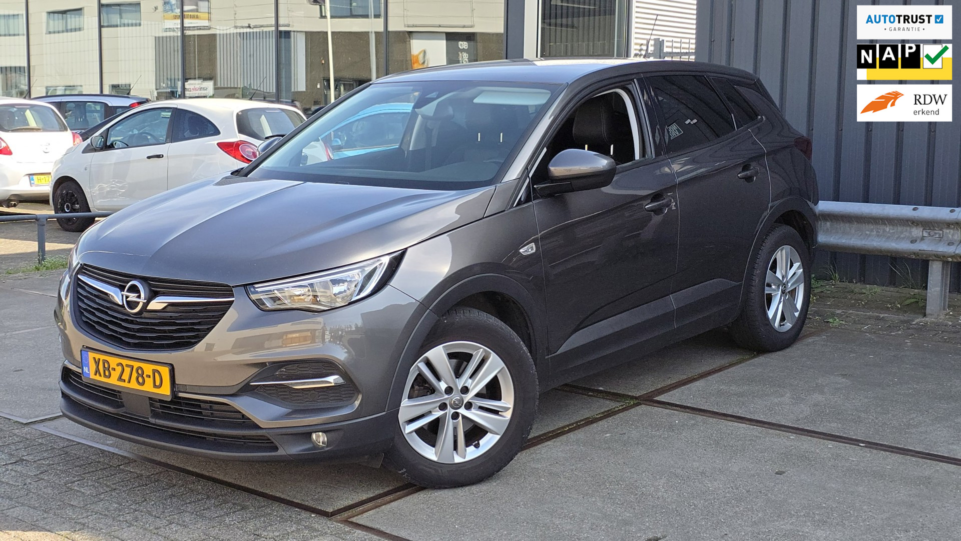 Opel Grandland X 1.2 Turbo Innovation AUTOMAAT 2018 - voorkant