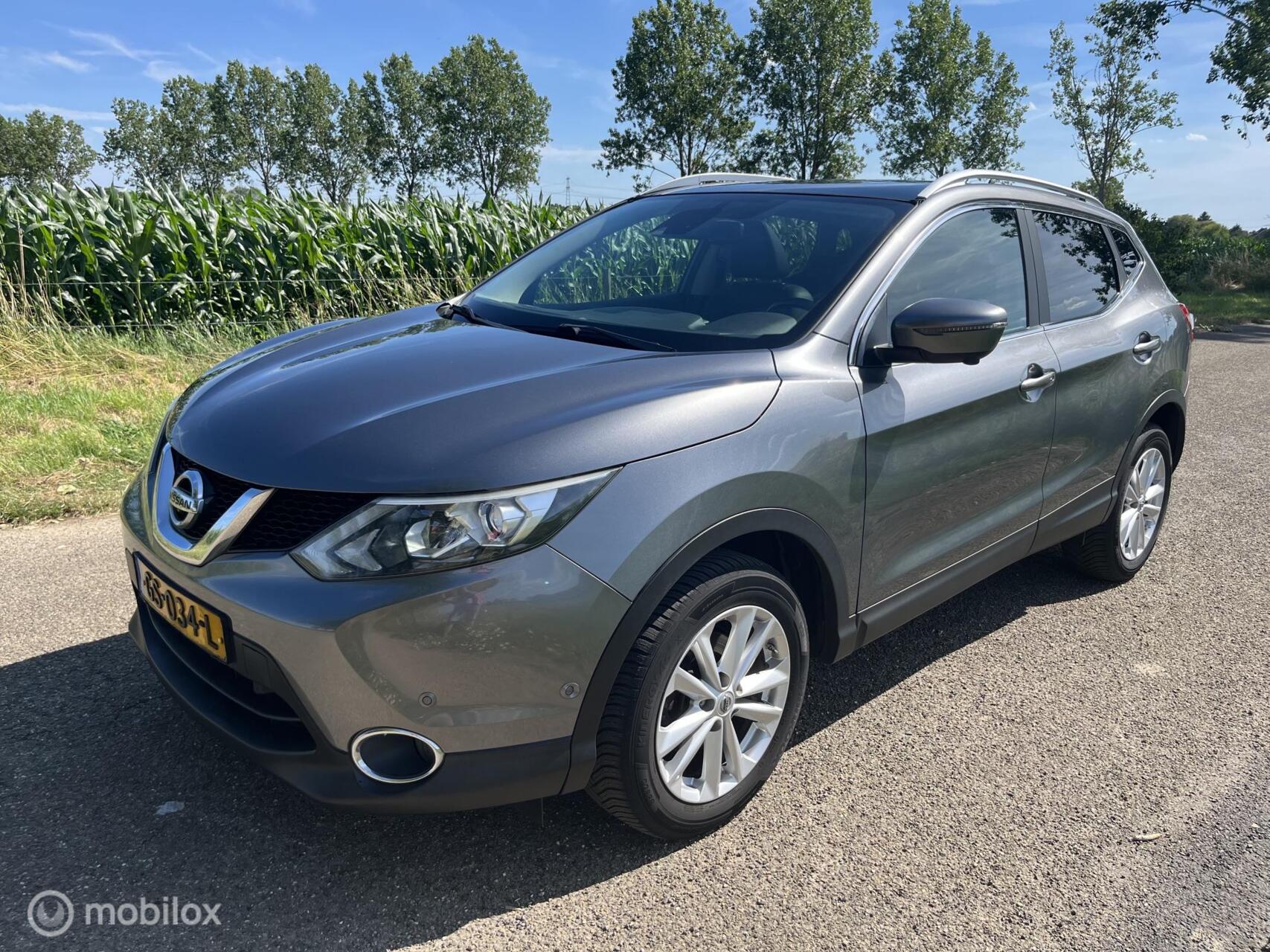 Nissan Nissan Qashqai 1.6 163PK Tekna/Pano/360 Cam/Leer/Navi/Clima 2015 - voorkant
