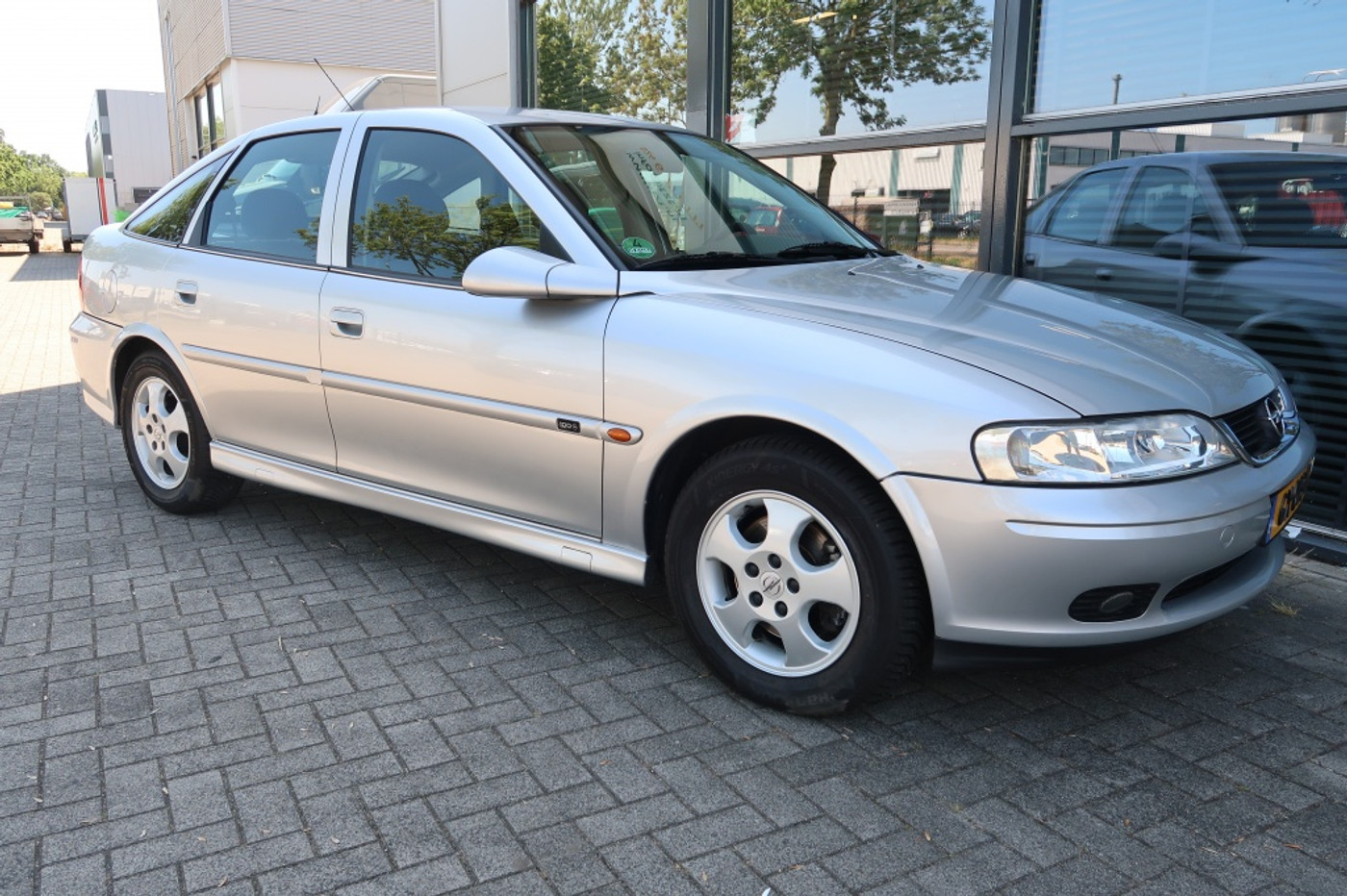 Foto van Opel Vectra-b-cc