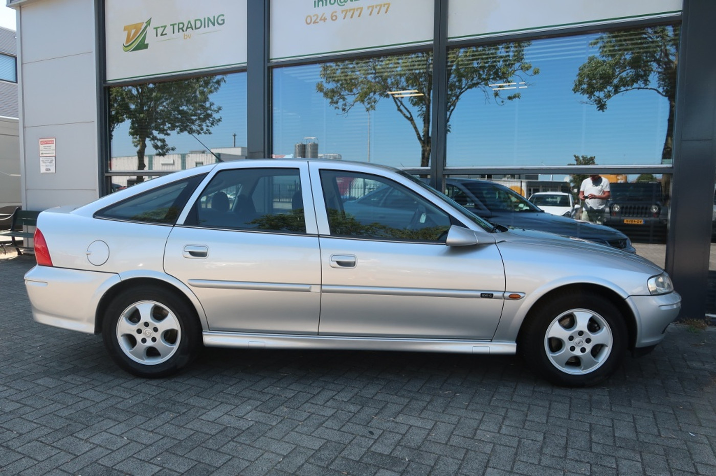 Foto van Opel Vectra-b-cc