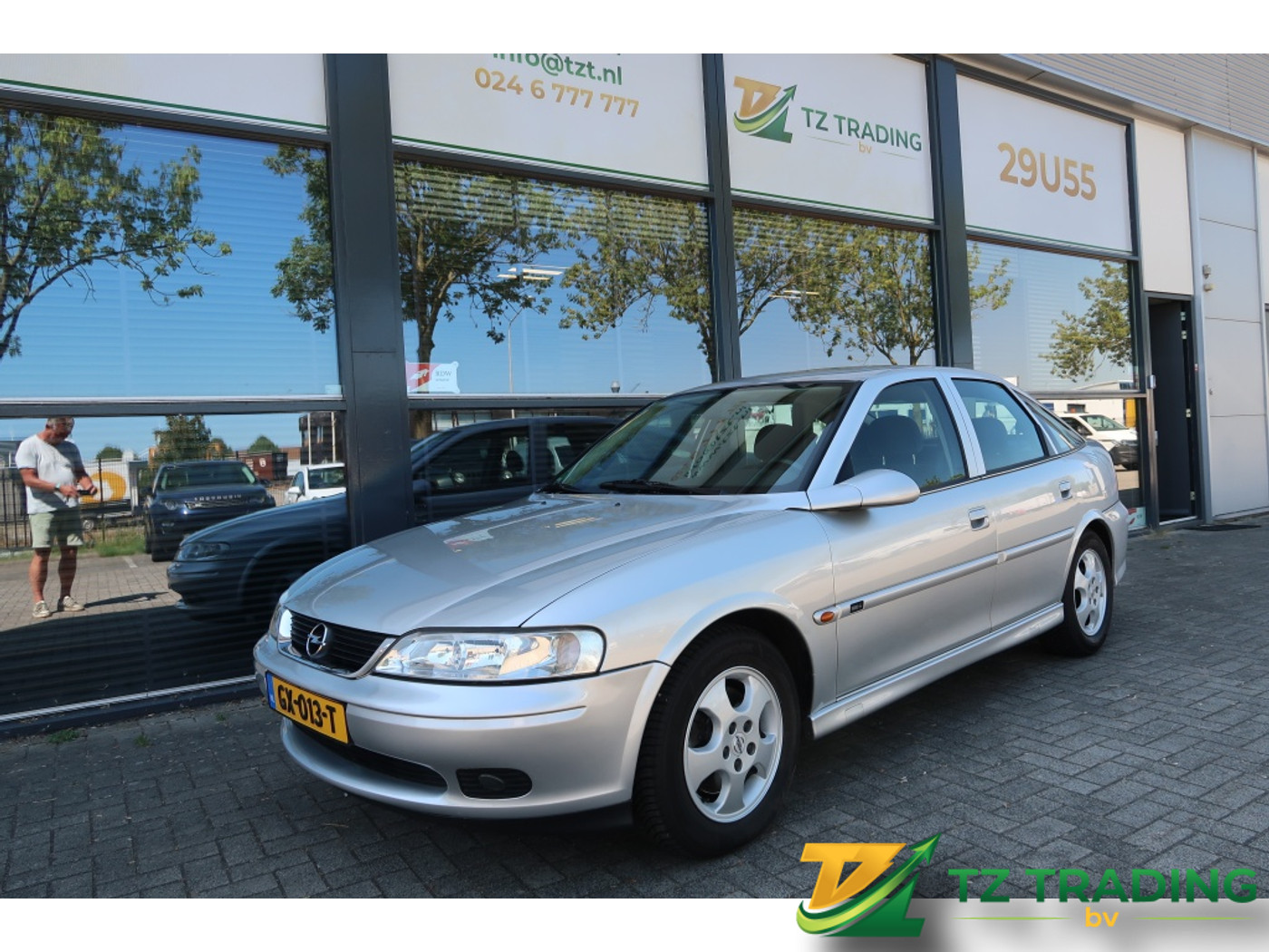 Opel Vectra-b-cc 1.6-16V Diamond 100  Edition (Unieke auto, unieke km-stand) 1999 - voorkant
