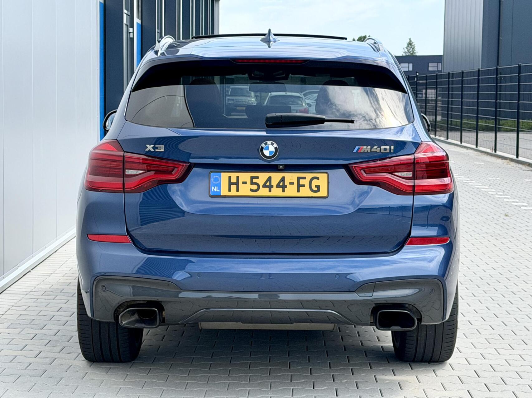 Foto van BMW X3 M40i