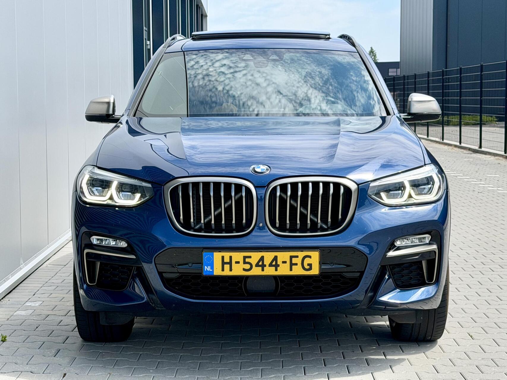 Foto van BMW X3 M40i