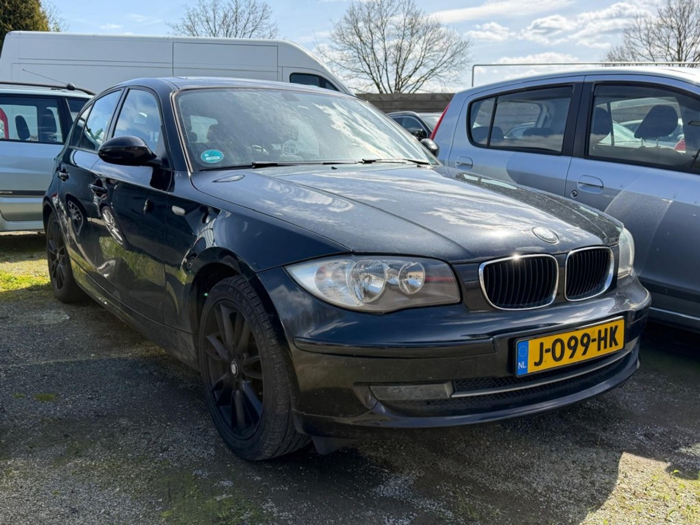 BMW 1er Reihe 118I 143pk Executive ECC/navi/PDC/schuifdak/trekhaak 5-deurs 2007 - voorkant