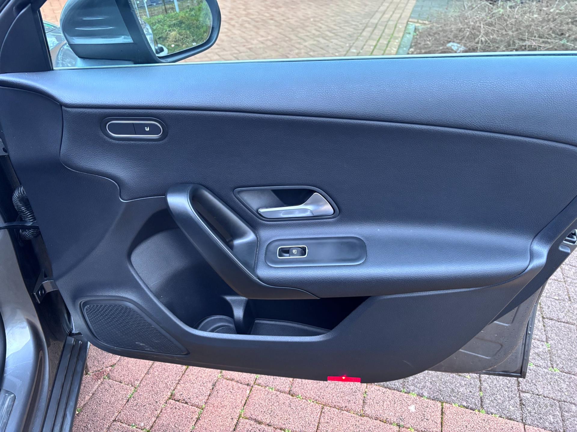 Foto van Mercedes-Benz A 200