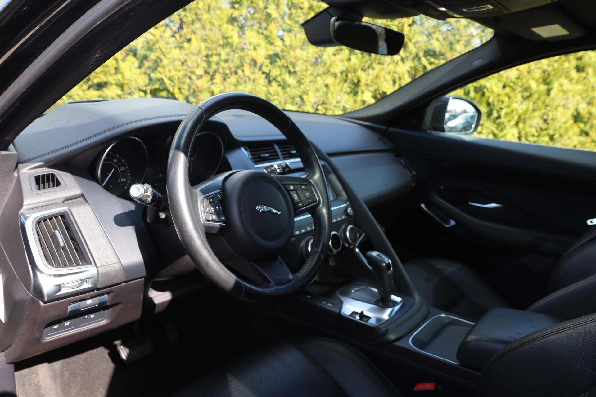 Foto van Jaguar Jaguar E-pace