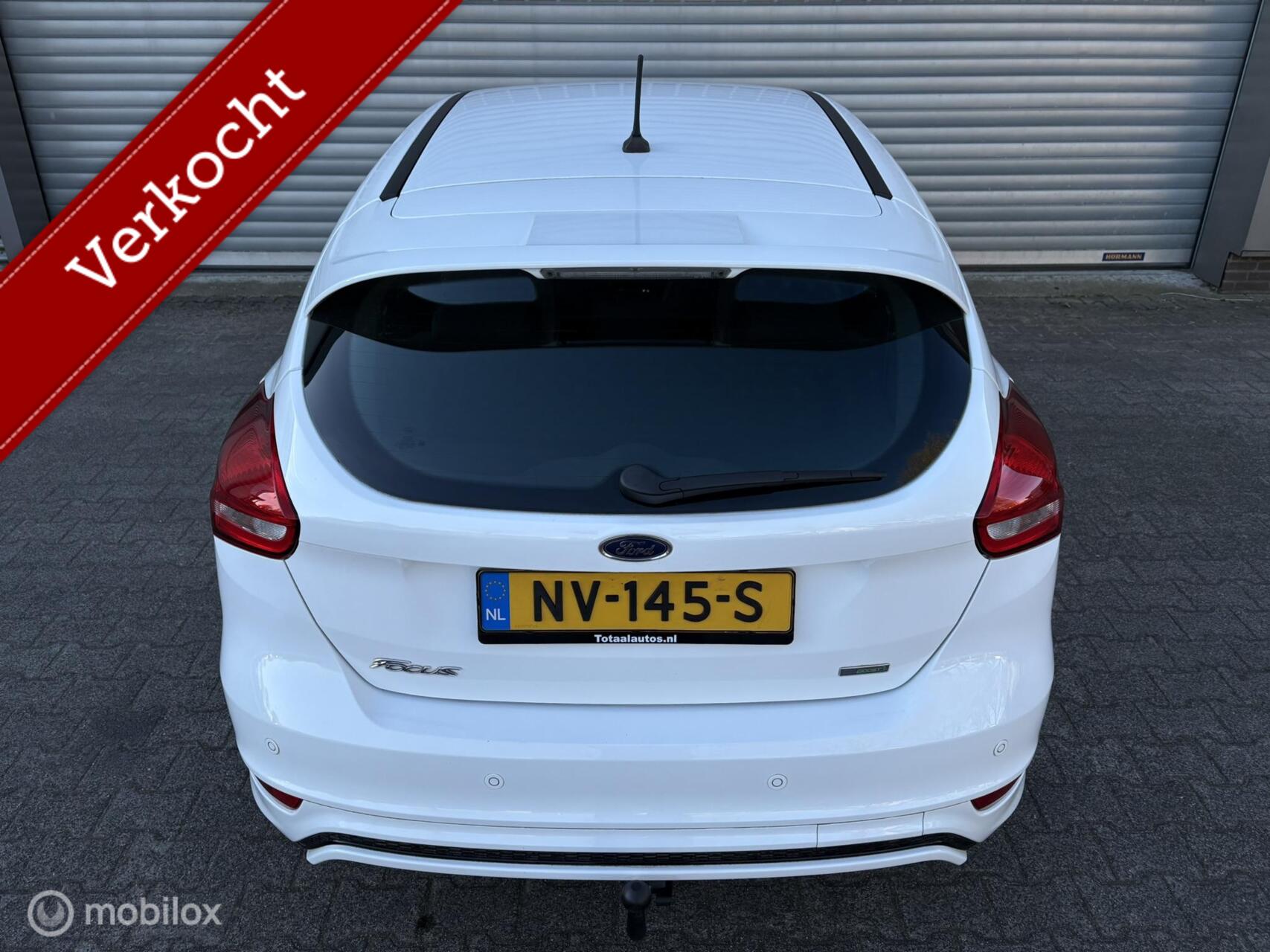 Ford Focus 1.0 ST-Line*NEDERLANDS*CRUISE*NAV*P-SENS V+A* 2017 - voorkant