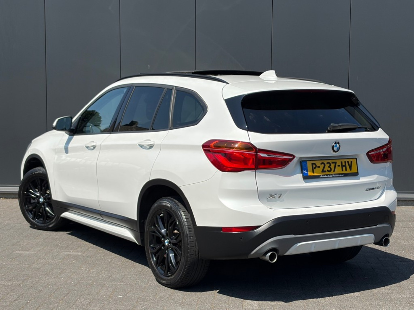 Foto van BMW X1 Sdrive20i